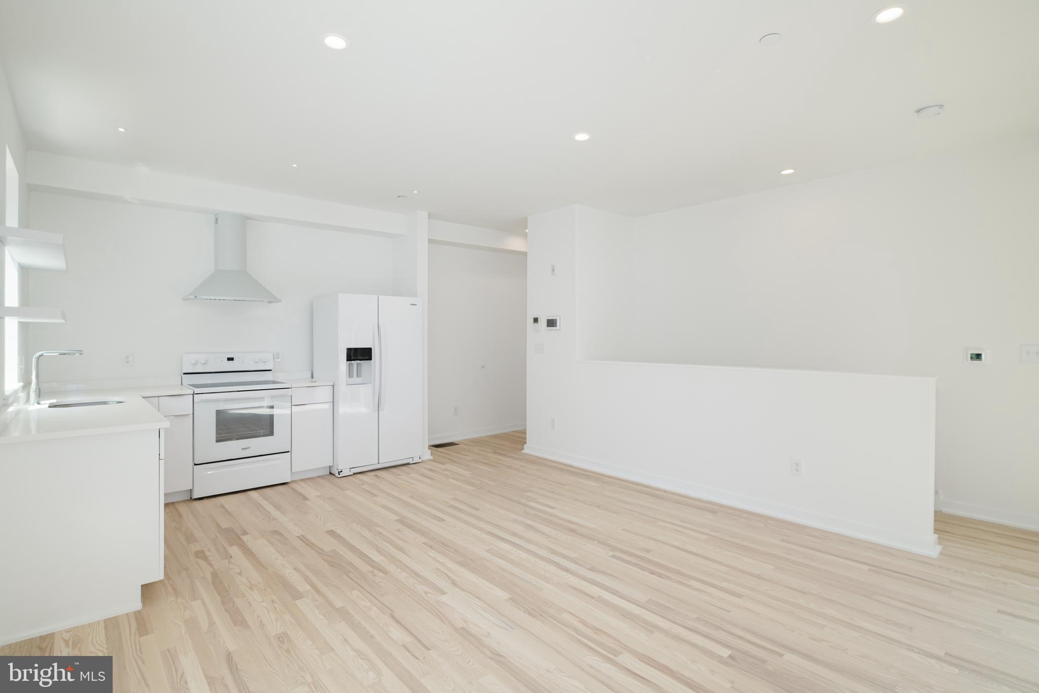 EAST KENSINGTON - Commercial Sale