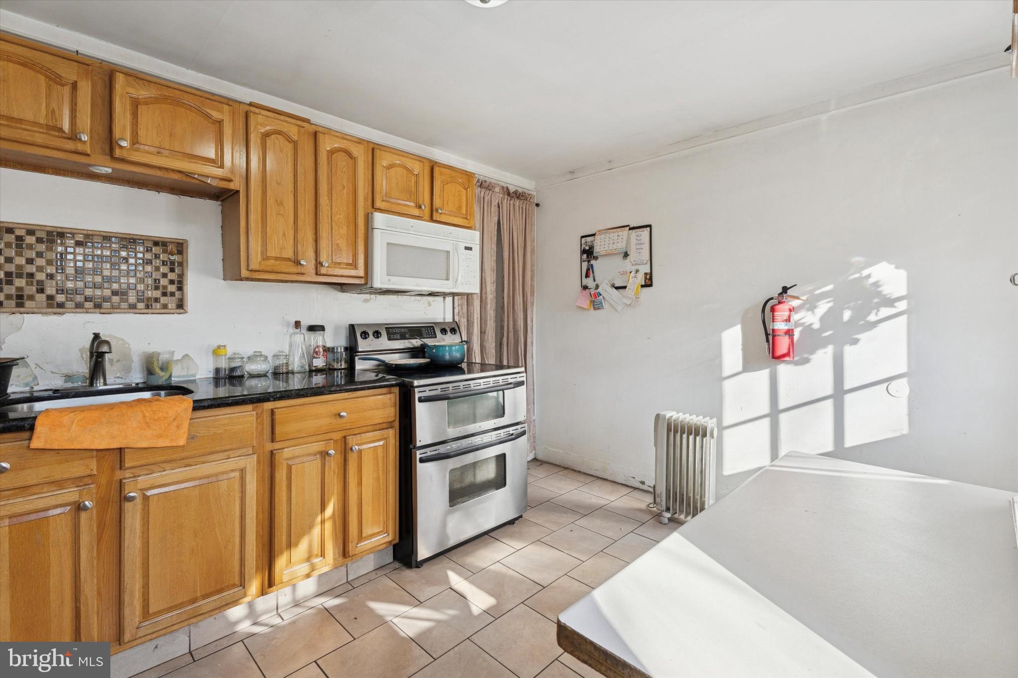 NORRISTOWN - Residential