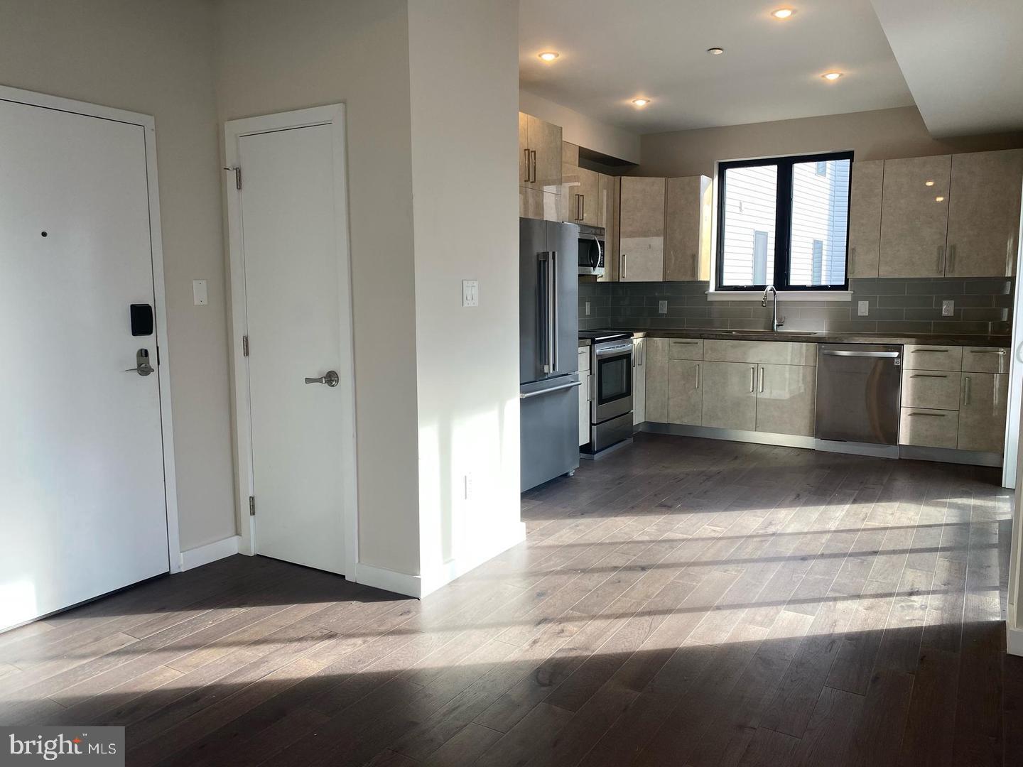 938 NEW MARKET STREET 303