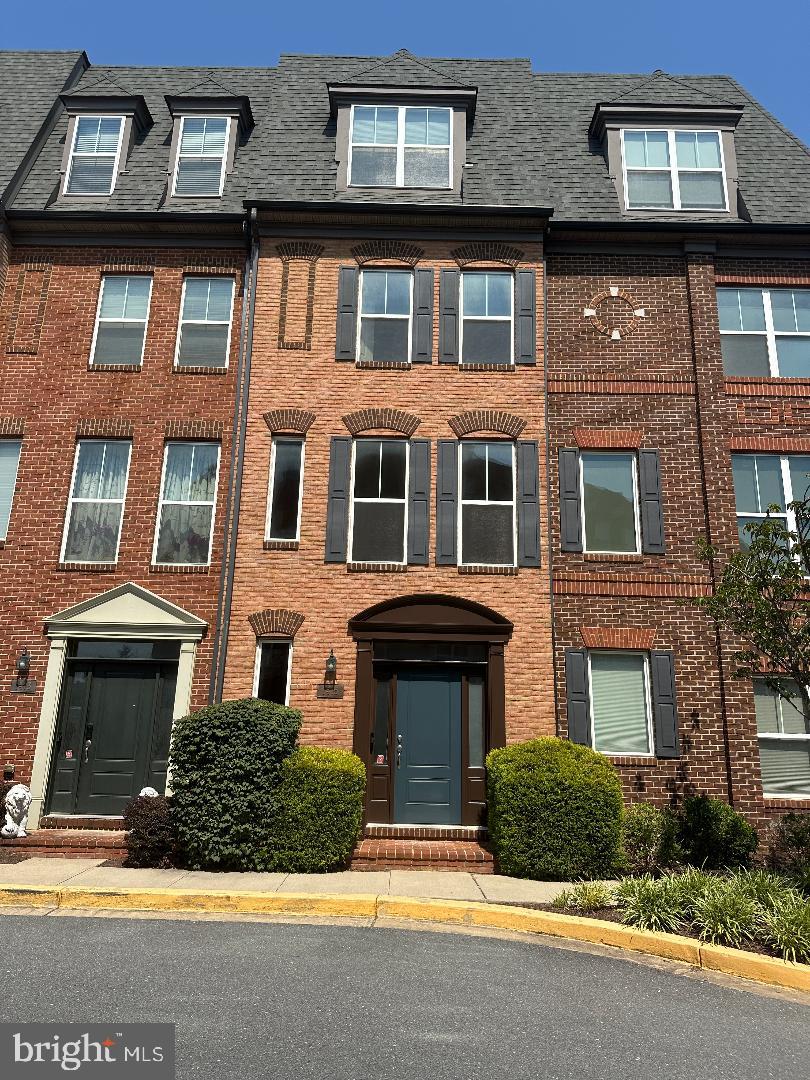 Remarkable MOVE-IN-READY 4 level brick townhome with 1 car attached garage. You will be amazed how spacious and beautiful the home is. Large kitchen with island, stainless steel appliances, granite counter tops, dining room and family room off kitchen. Going upstairs features 2 spacious bedrooms with a full bath, next level up is the master bedroom with an amazing terrace. Master bathroom features double vanity, soaking tub and standing shower. Easy access to shopping and restaurants.