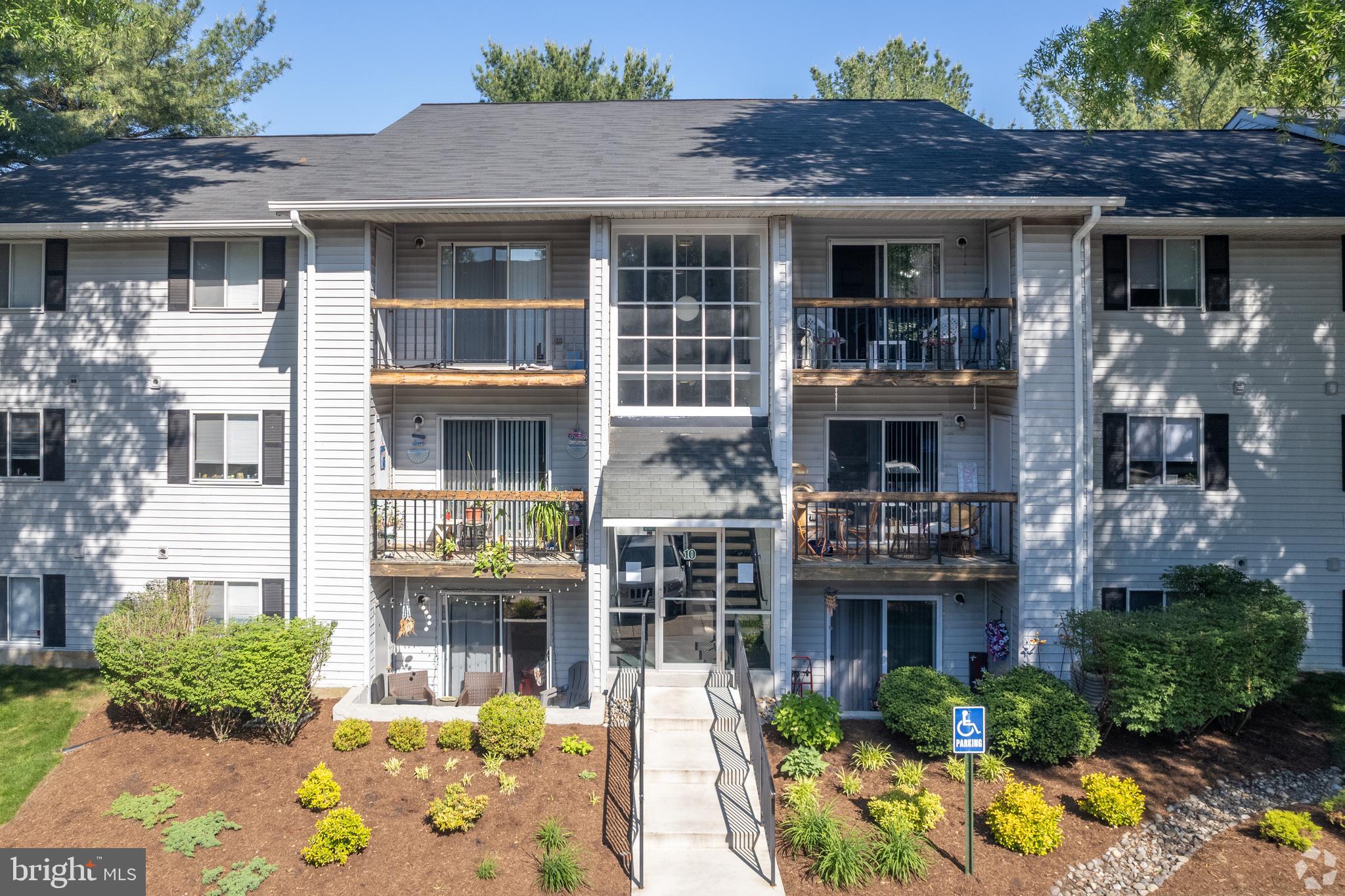 EMERALD WOODS APARTMENTS - Residential Lease