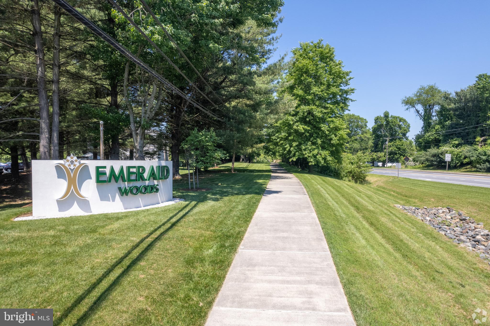 EMERALD WOODS APARTMENTS - Residential Lease