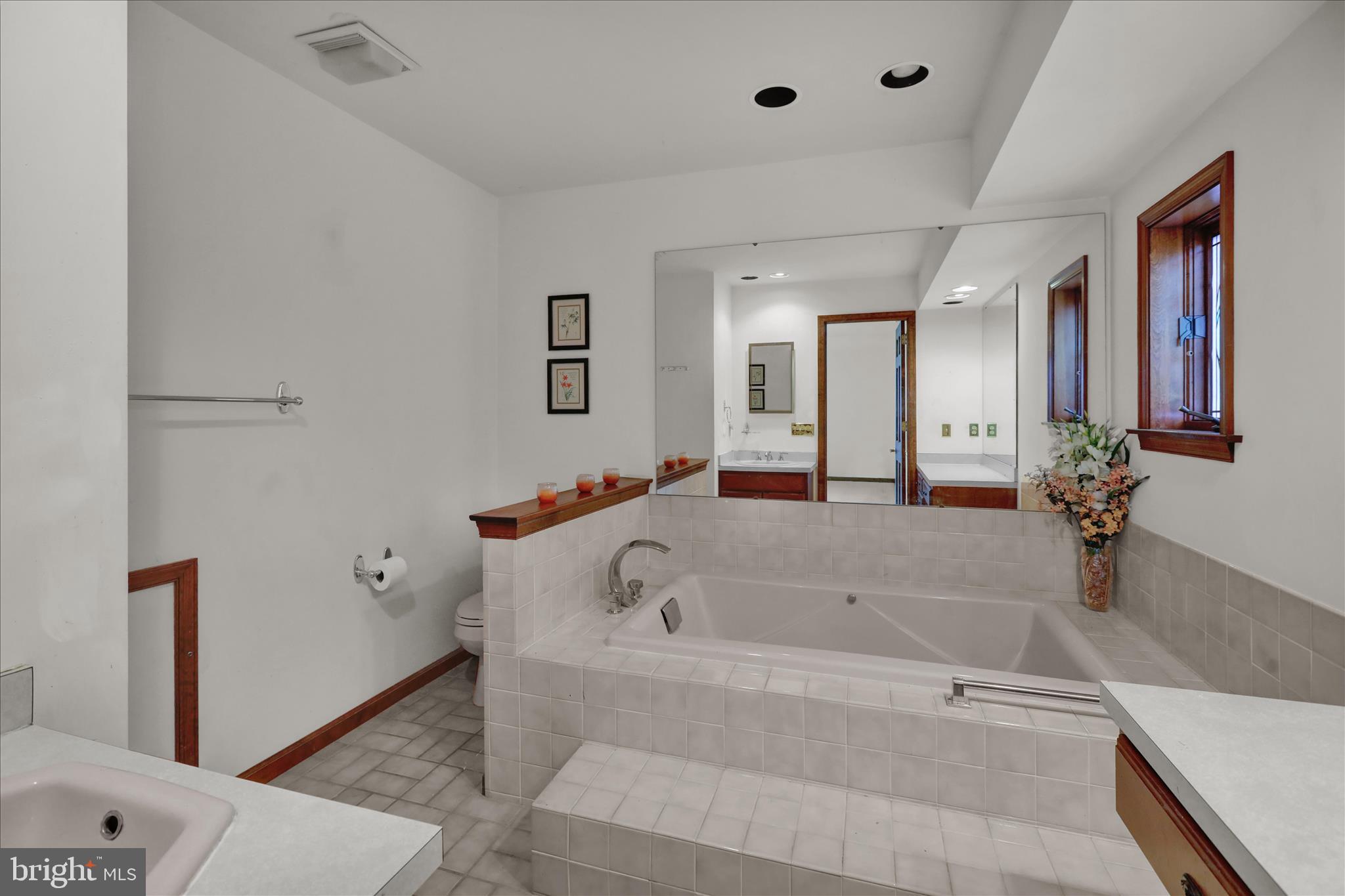 NORTH HILL ESTATES - Residential