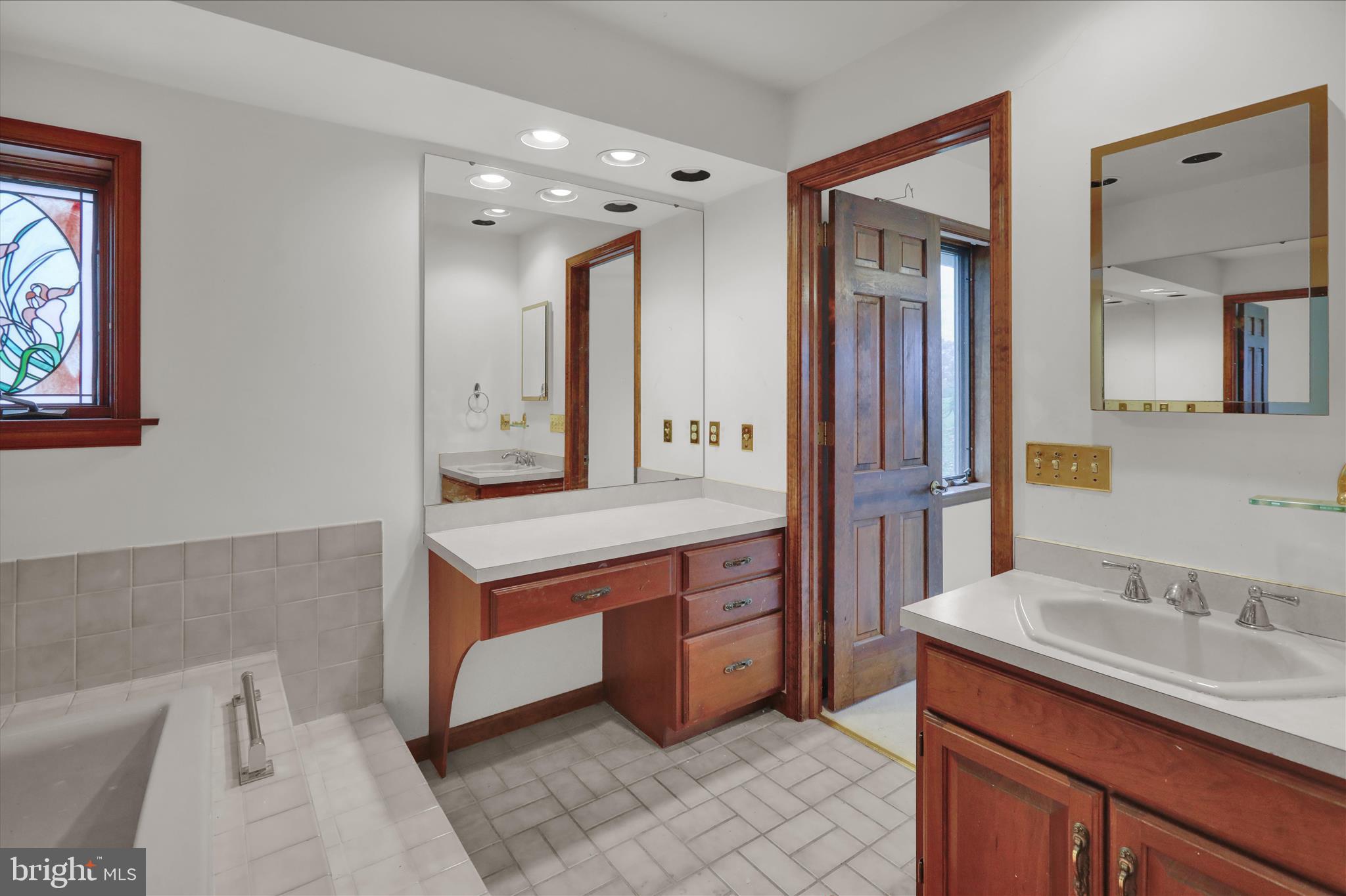 NORTH HILL ESTATES - Residential