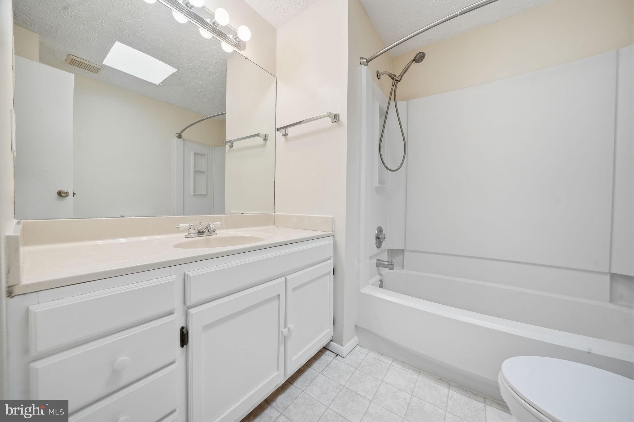 NEWINGTON FOREST - Residential