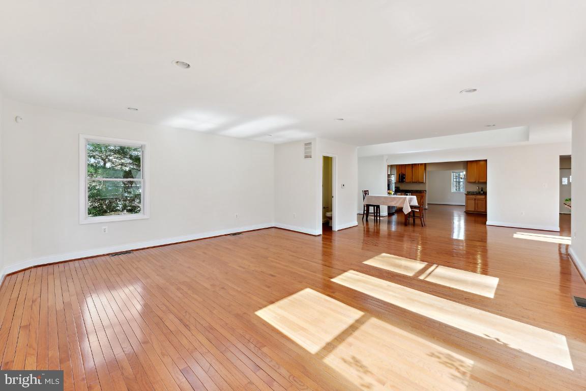 SPRINGBROOK FOREST - Residential