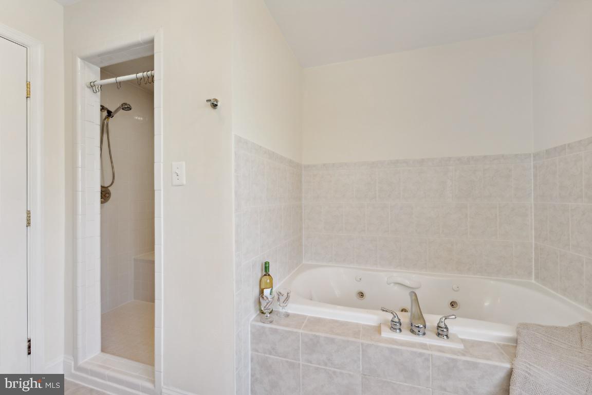 SPRINGBROOK FOREST - Residential