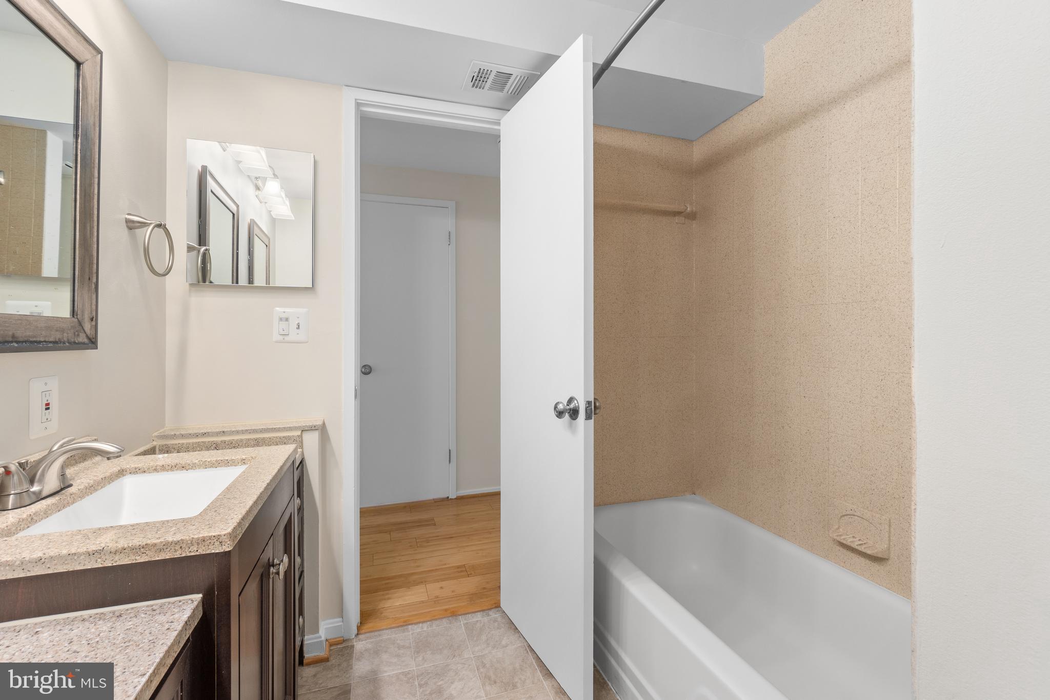 STEDWICK TOWNHOUSES - Residential