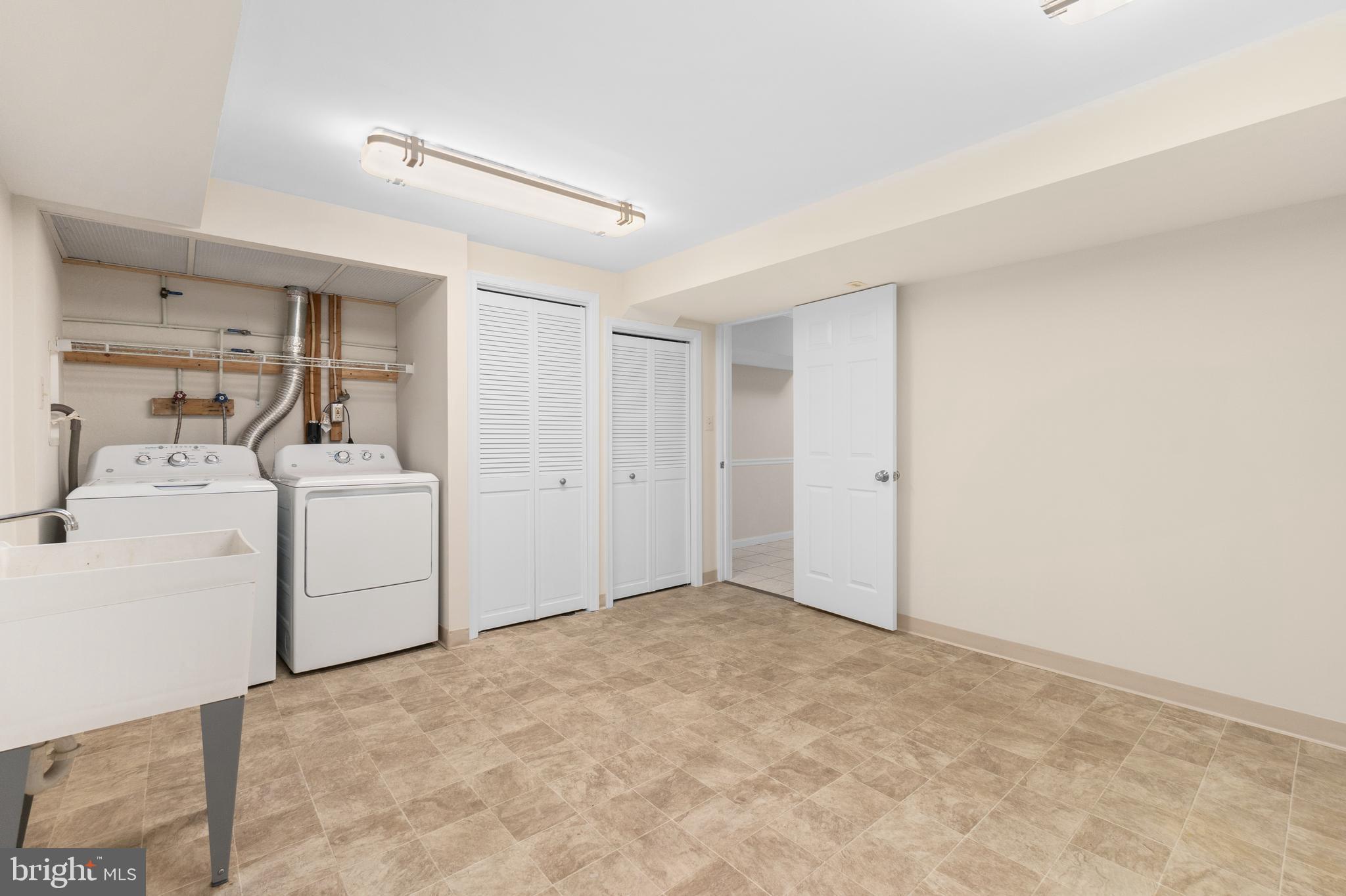 STEDWICK TOWNHOUSES - Residential