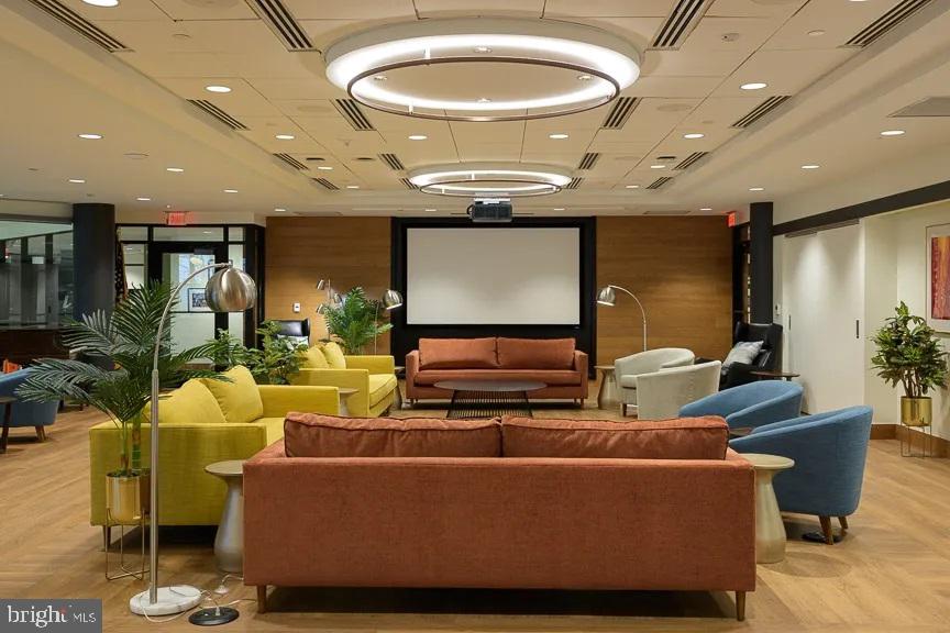 MONTEBELLO - Residential