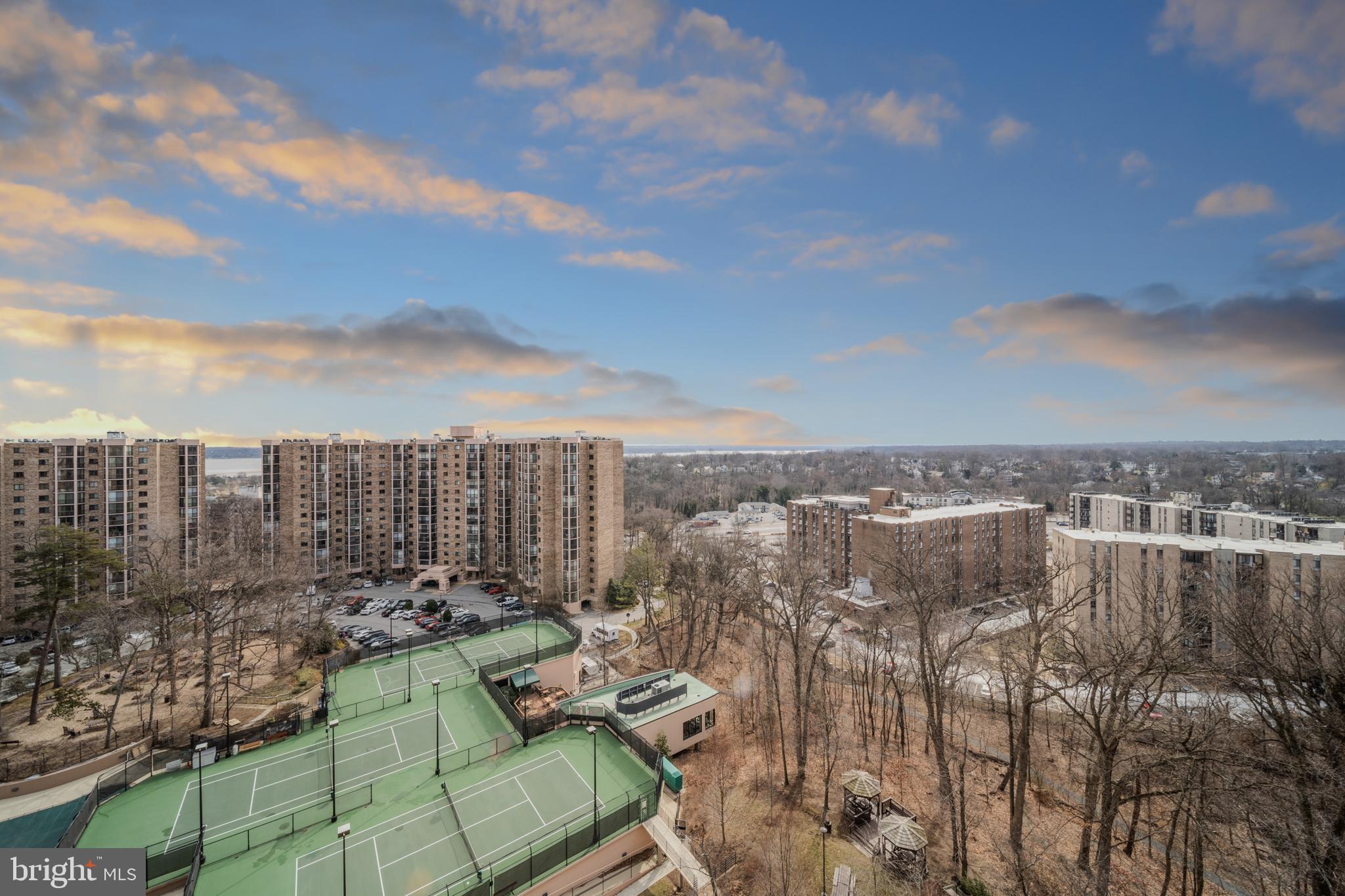 MONTEBELLO - Residential