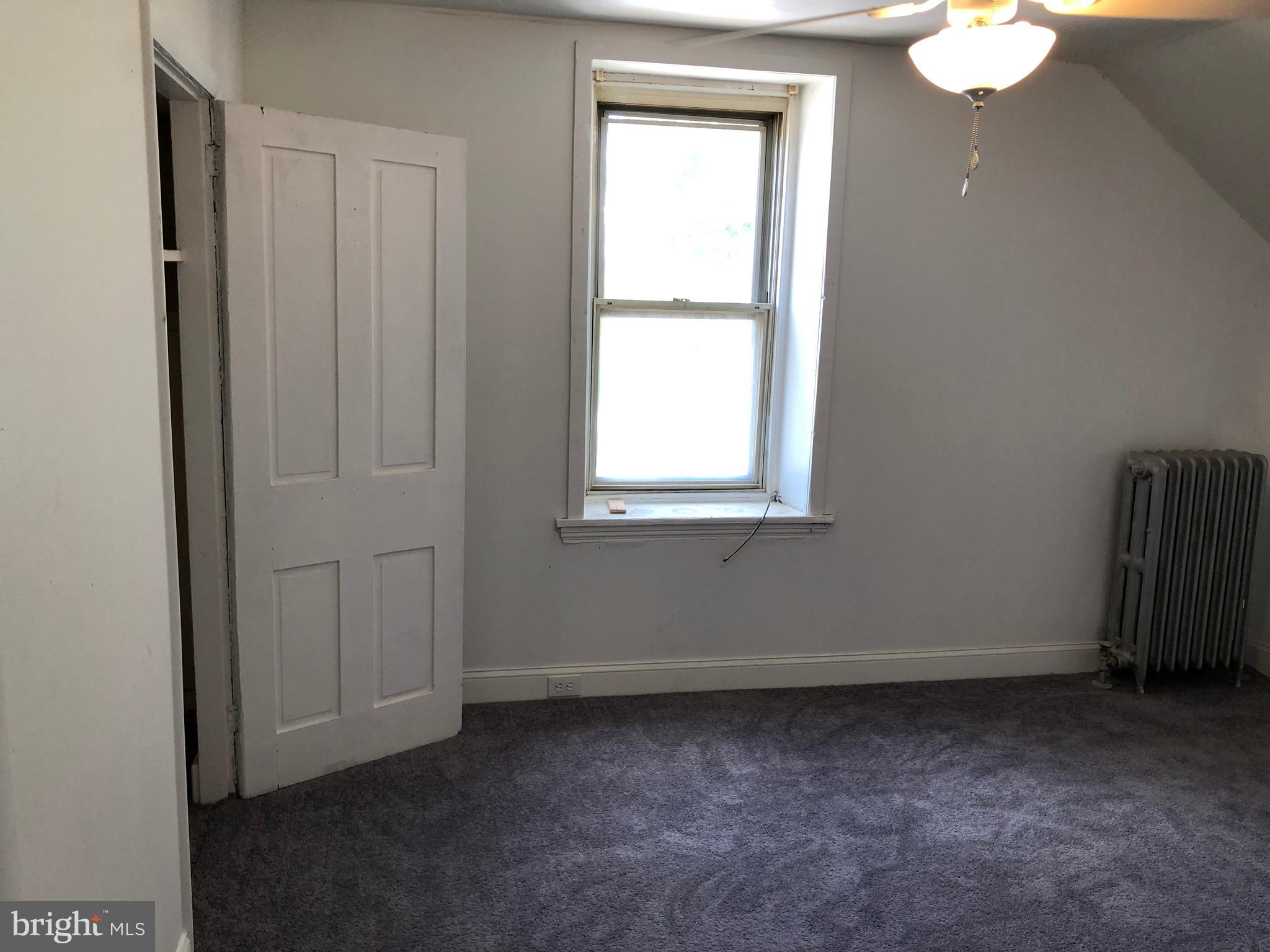 EAST FALLS - Residential Lease