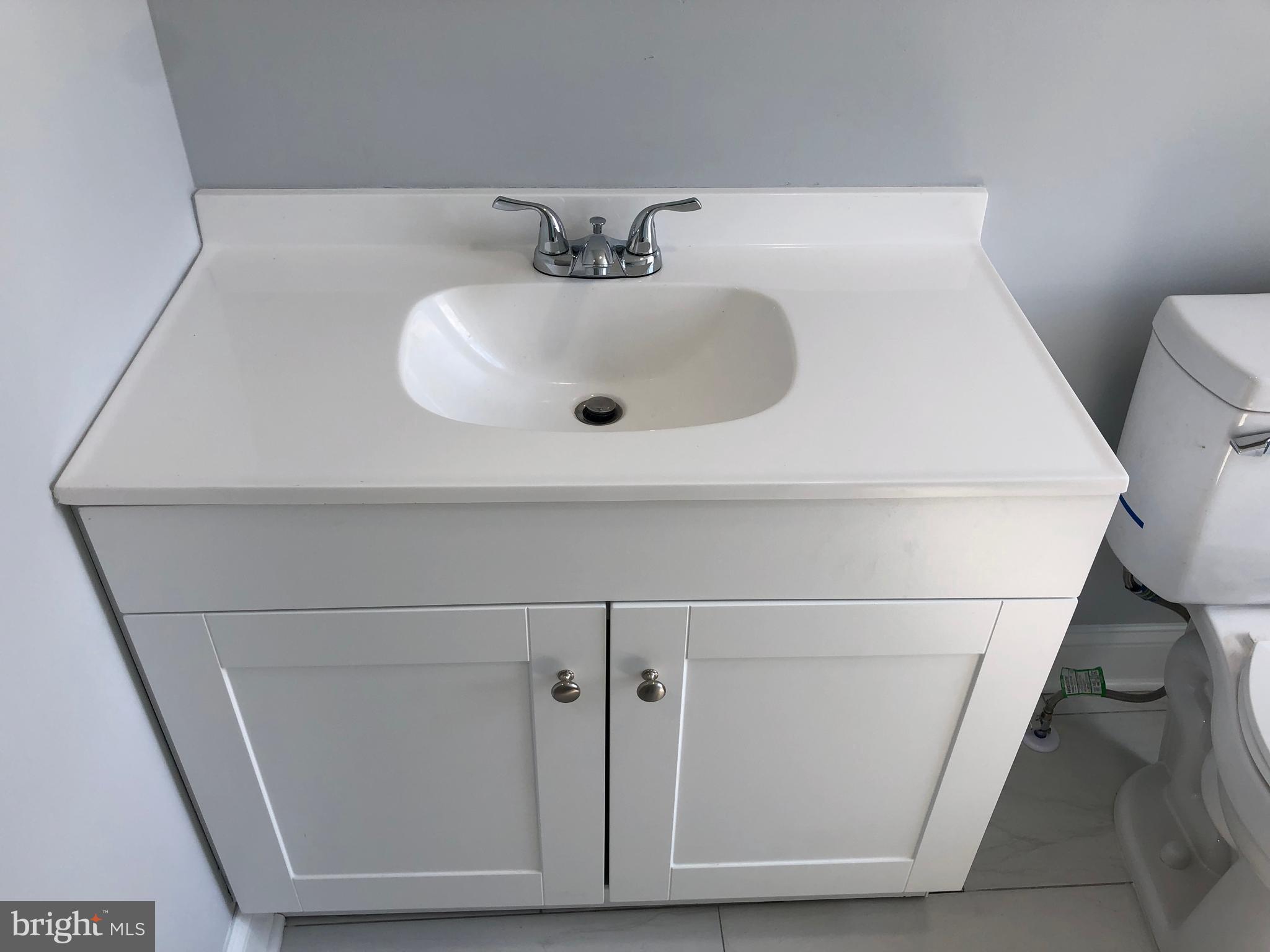 EAST FALLS - Residential Lease