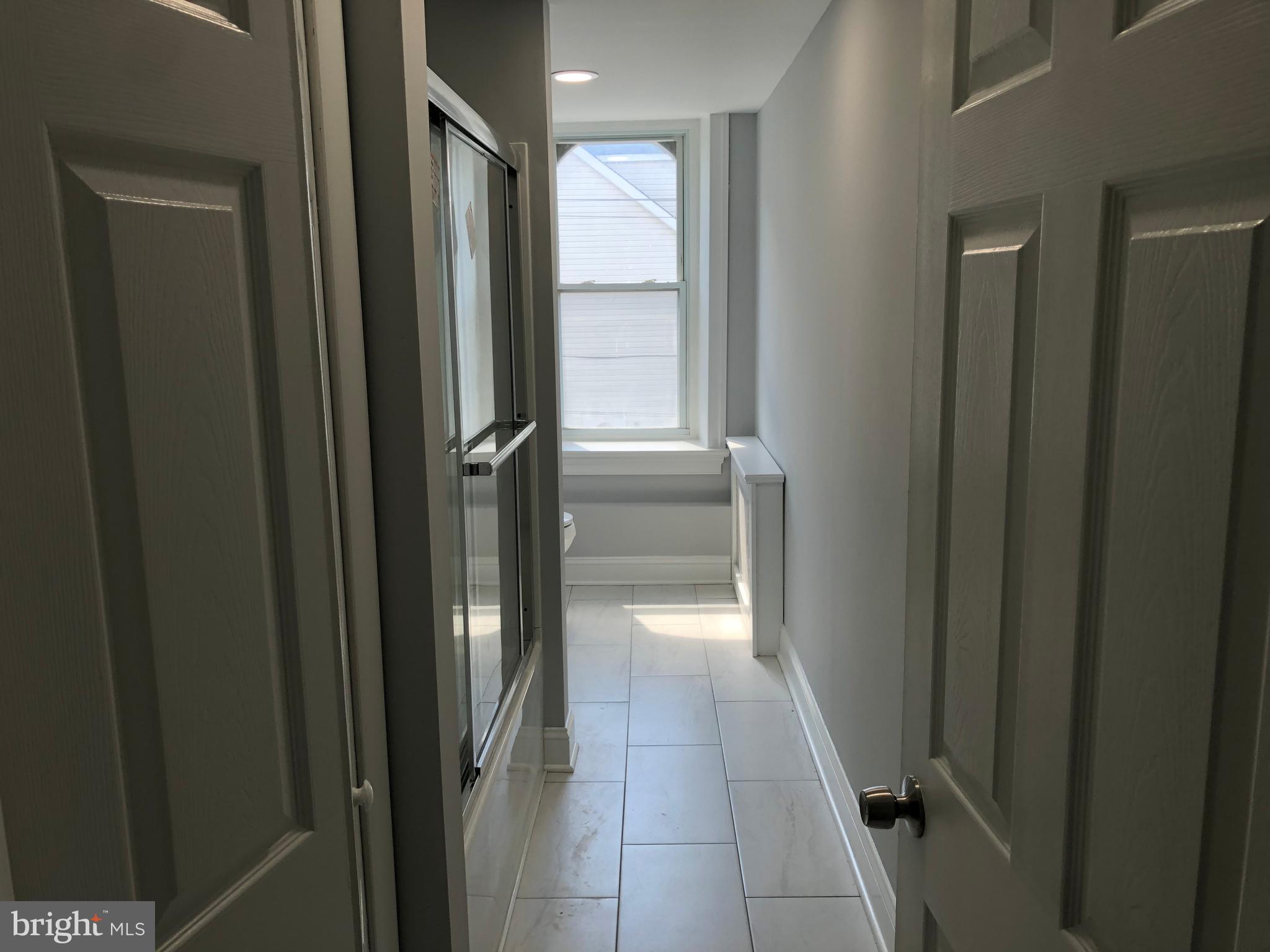 EAST FALLS - Residential Lease