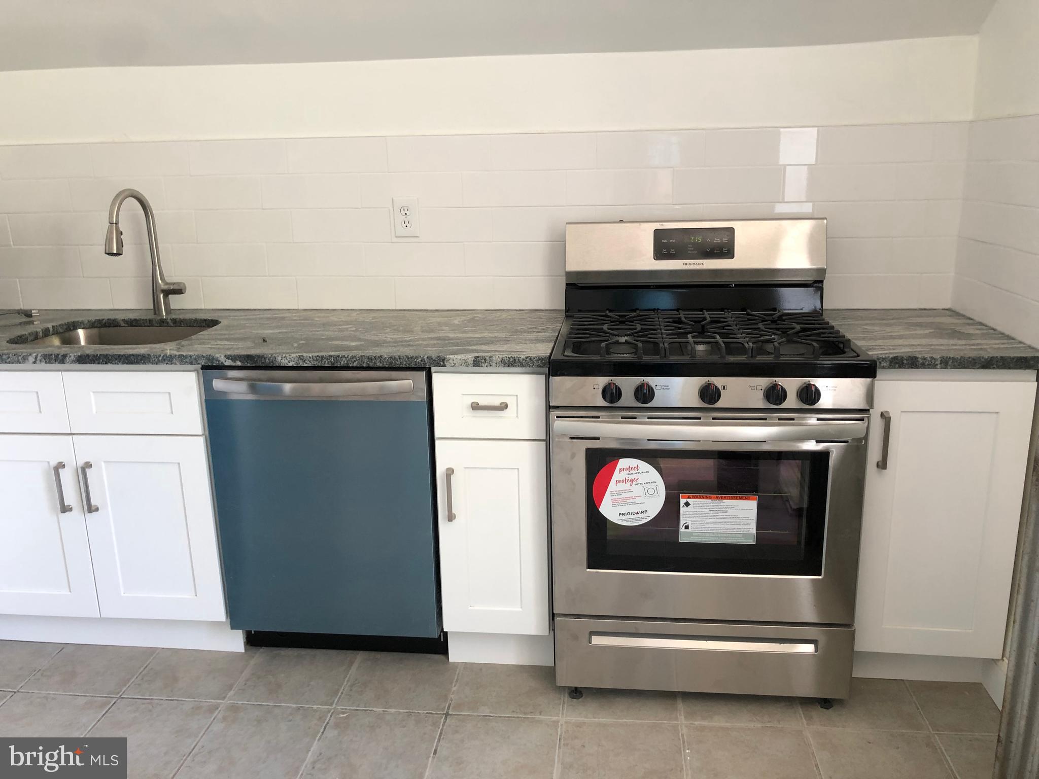 EAST FALLS - Residential Lease