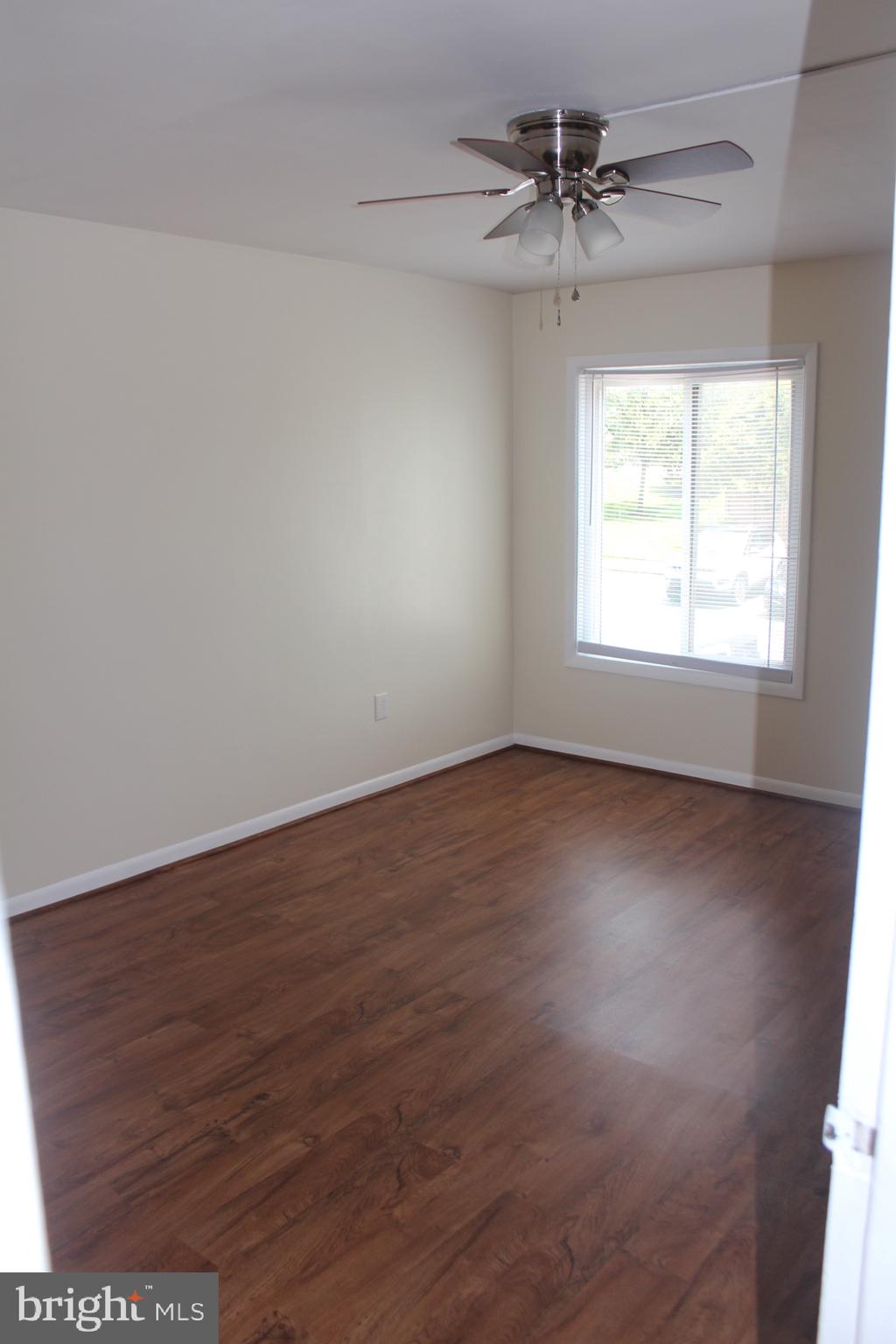 GREENBRIAR CONDO PHASE I - Residential Lease