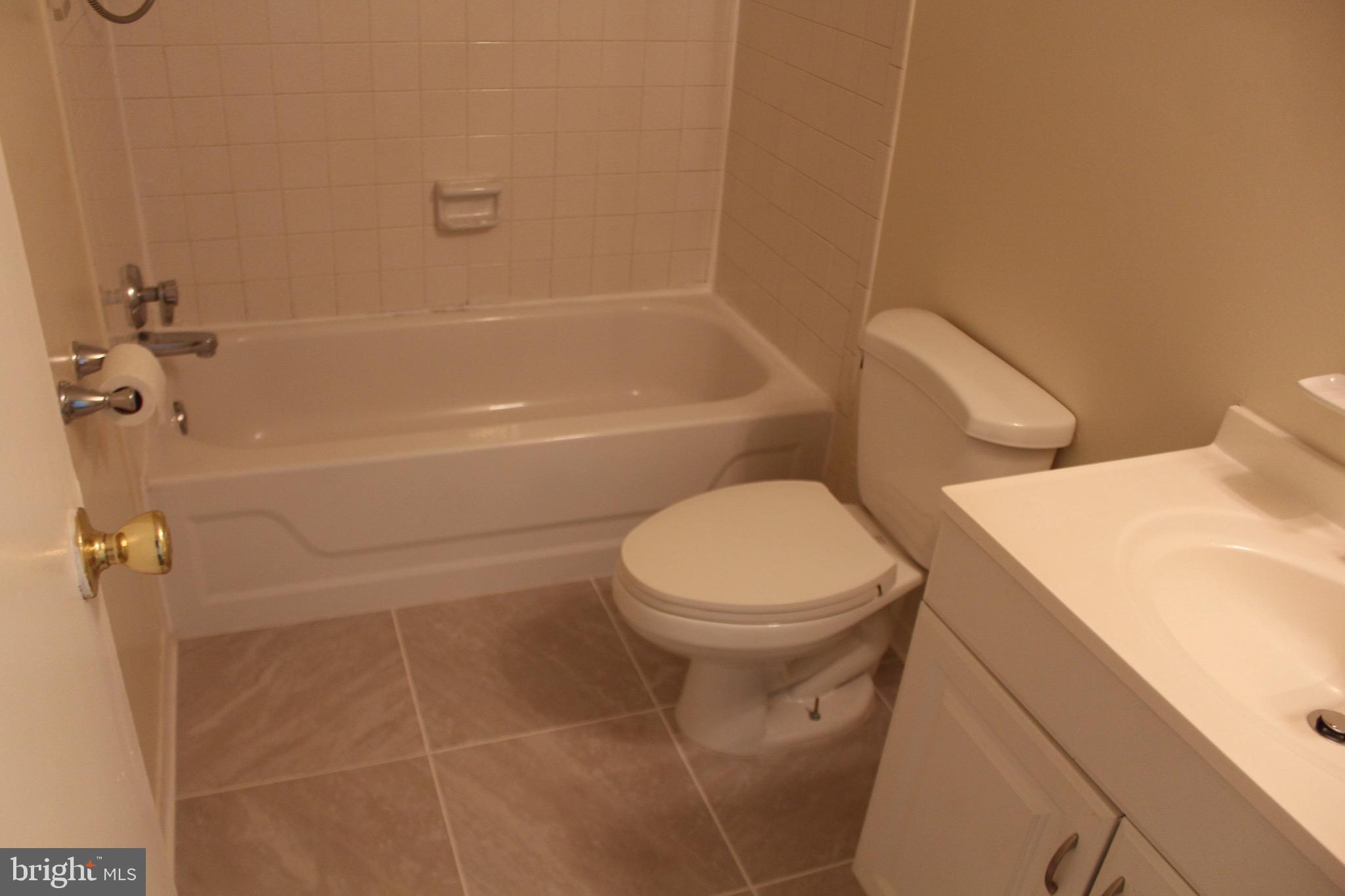 GREENBRIAR CONDO PHASE I - Residential Lease