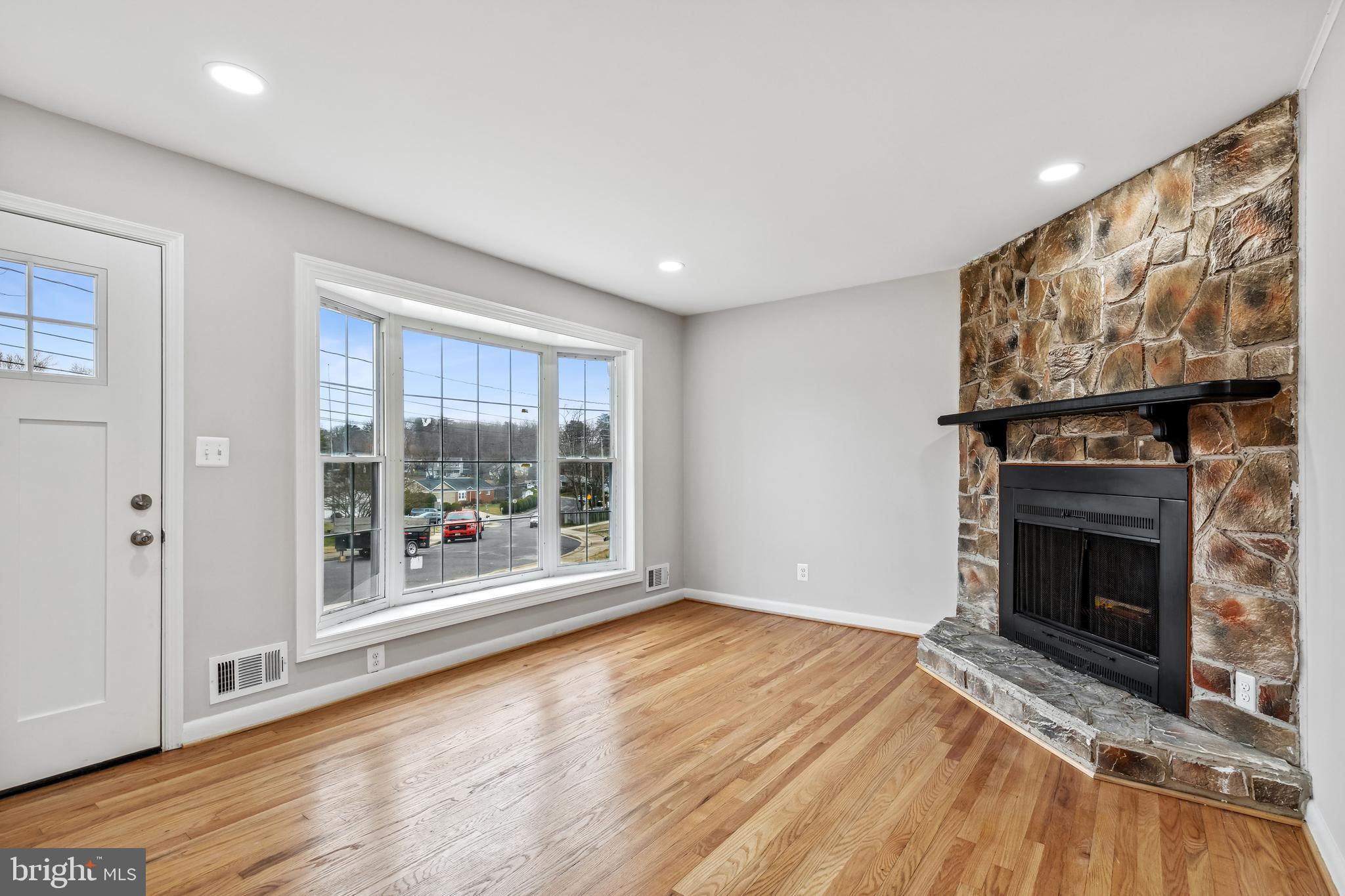 ODENTON HEIGHTS - Residential