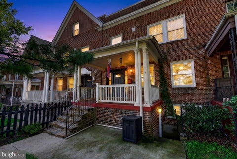 Townhouse For Sale - 3802 Greenmount Avenue<br/> BALTIMORE, MD 21218
