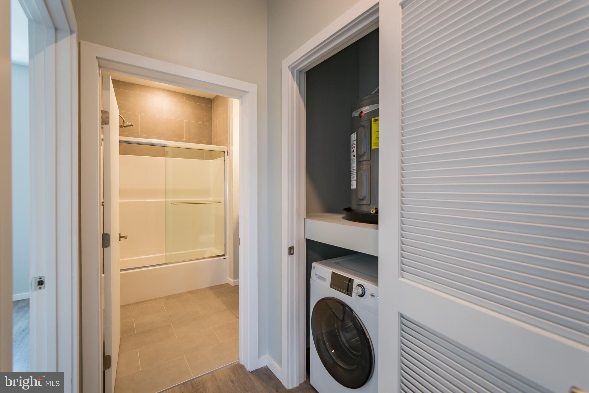 UNIVERSITY CITY - Residential Lease