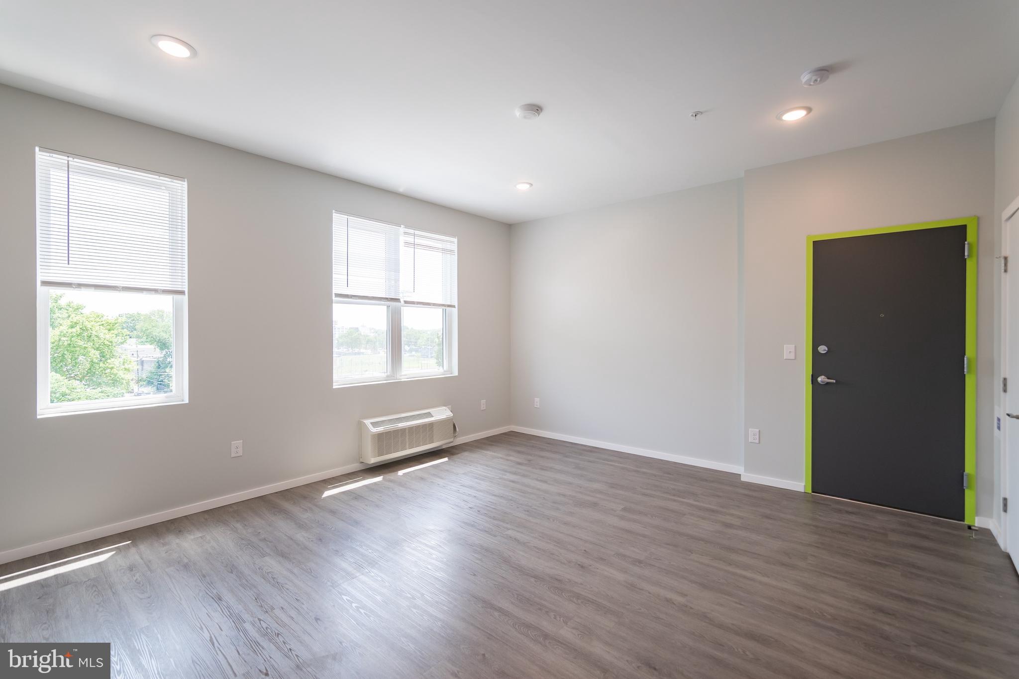 UNIVERSITY CITY - Residential Lease