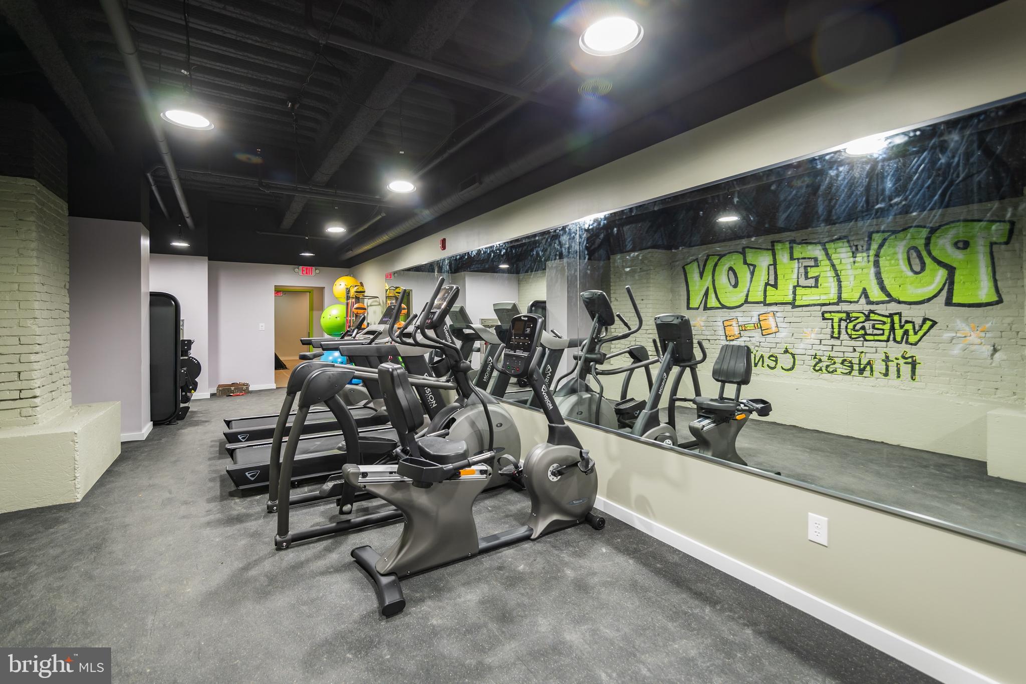 UNIVERSITY CITY - Residential Lease