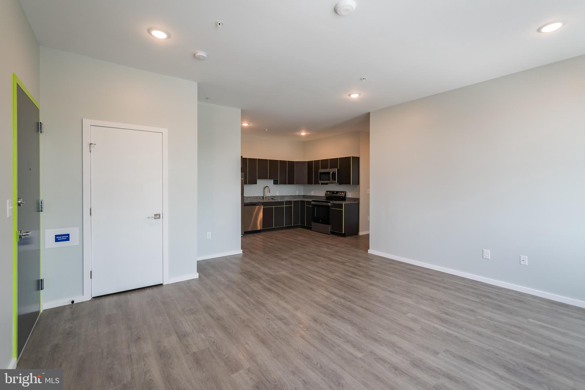 UNIVERSITY CITY - Residential Lease