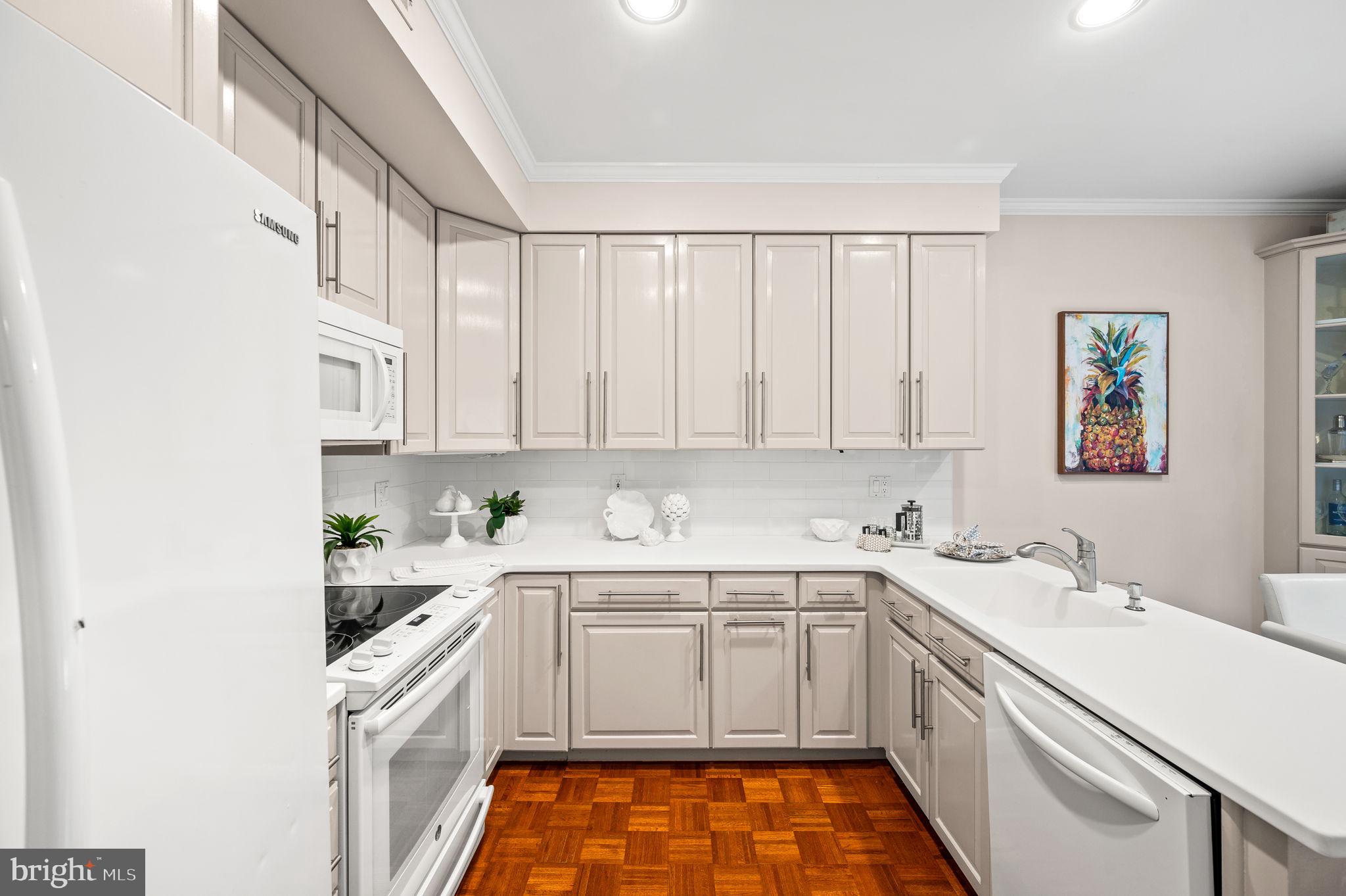 GREYTHORNE WOODS - Residential