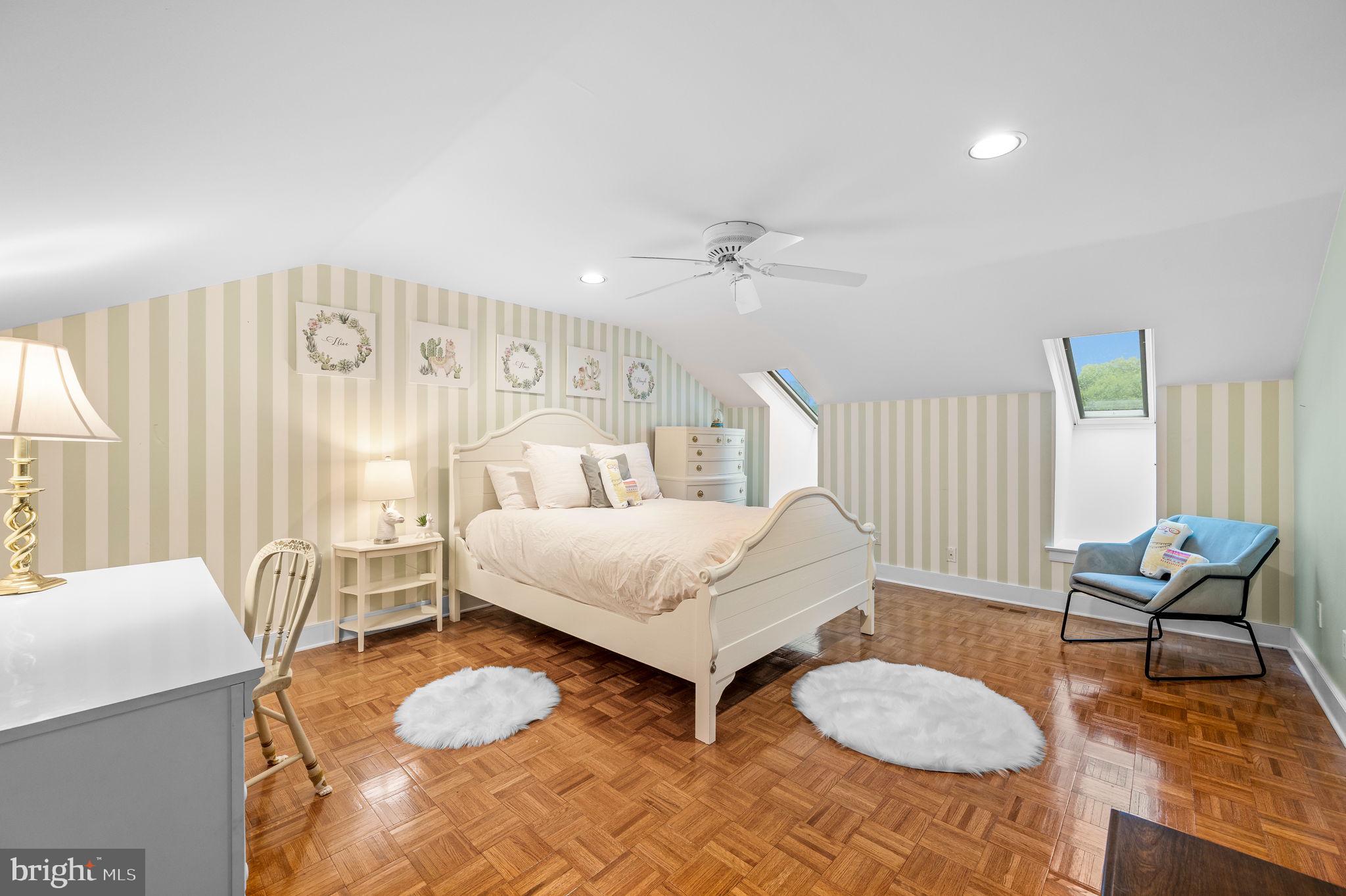 GREYTHORNE WOODS - Residential