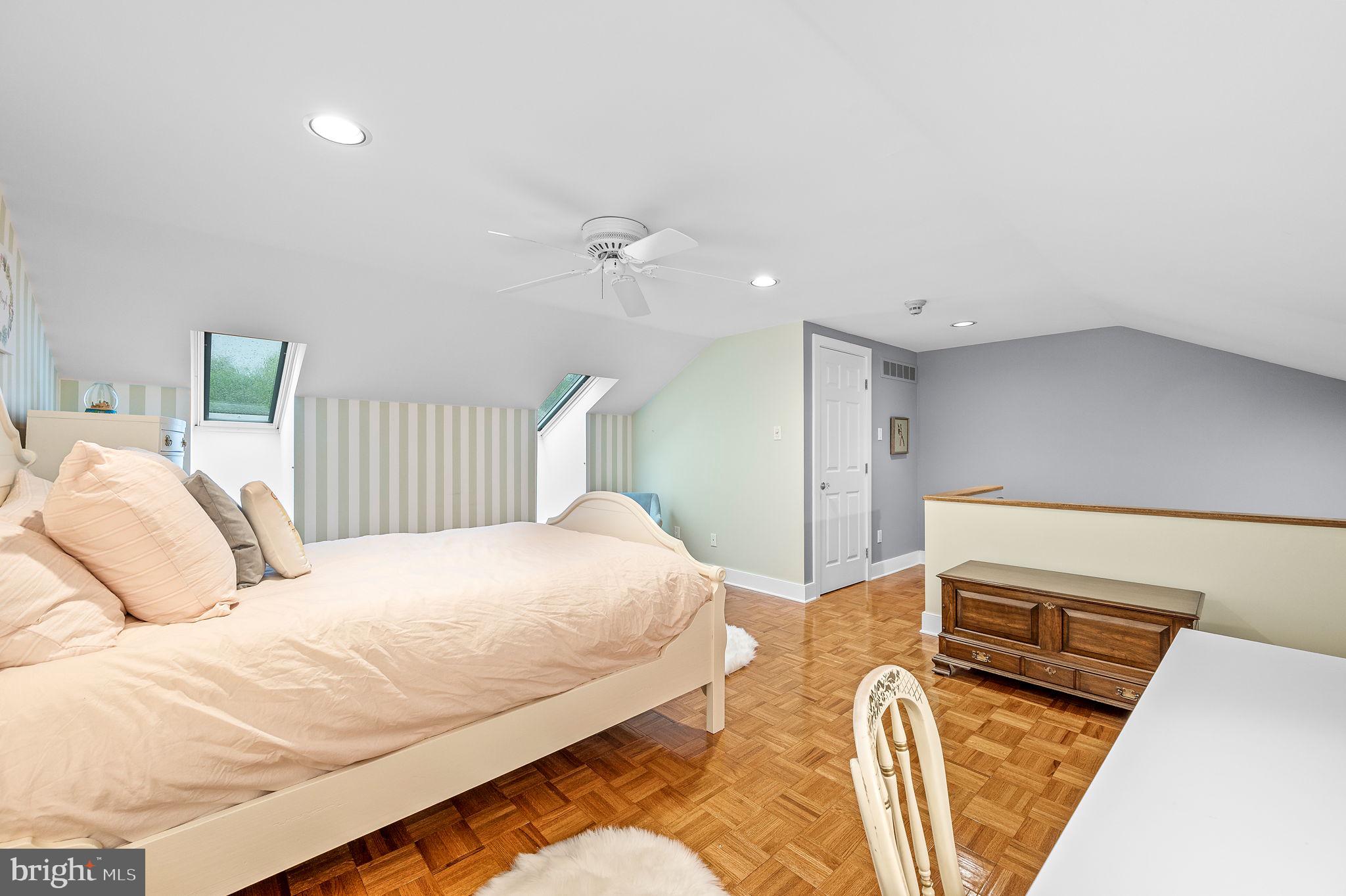 GREYTHORNE WOODS - Residential