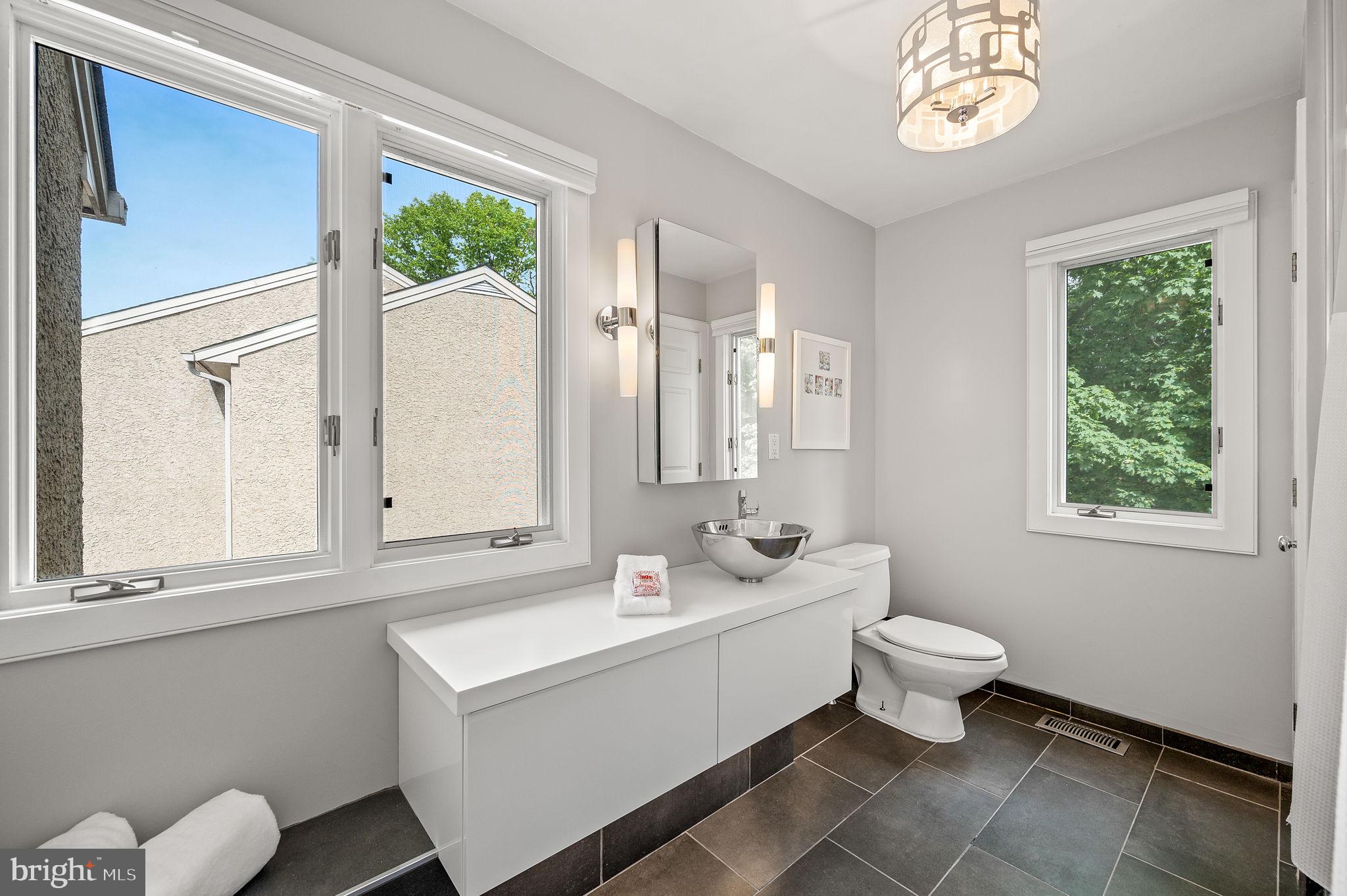 GREYTHORNE WOODS - Residential