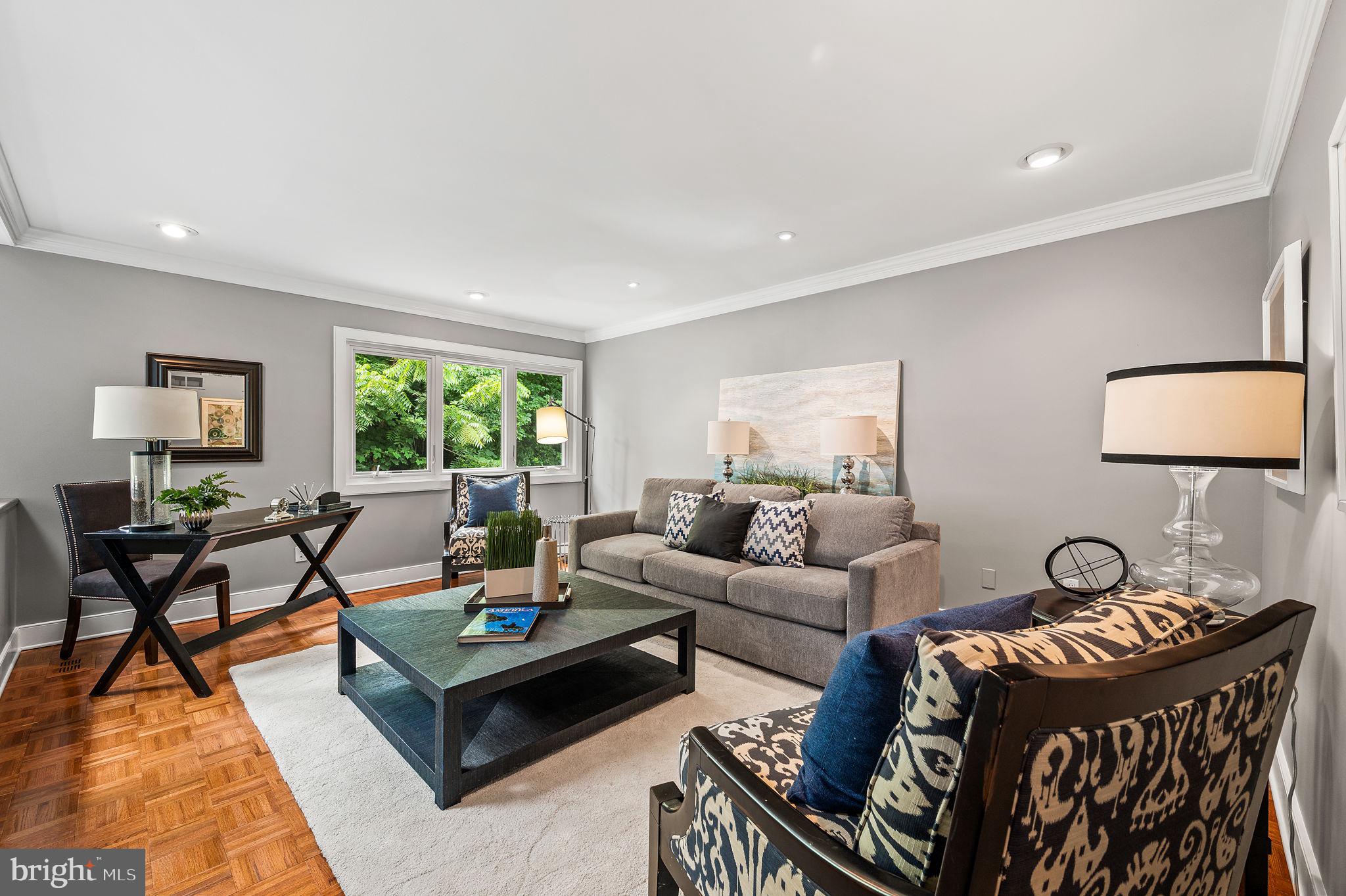 GREYTHORNE WOODS - Residential