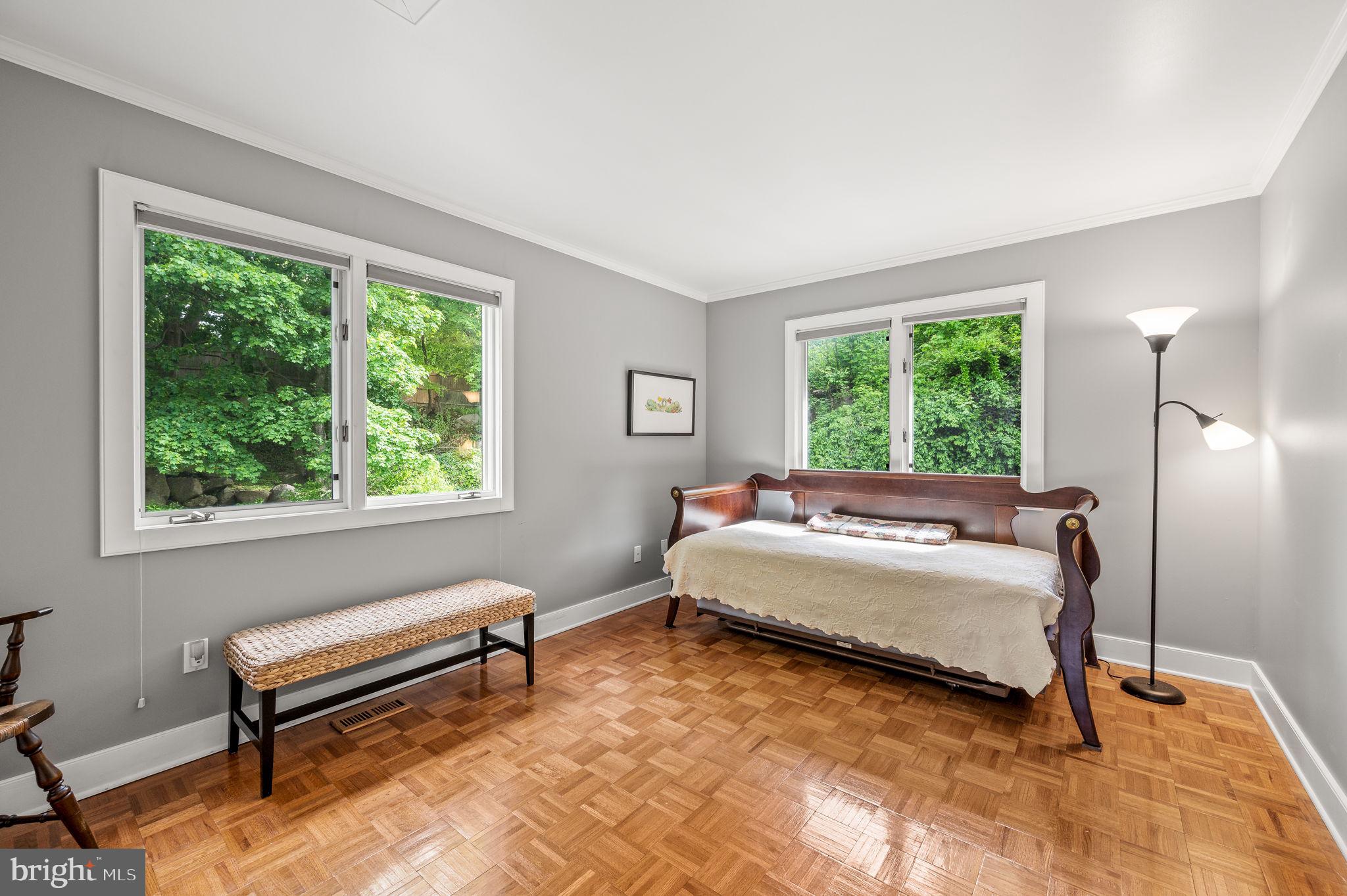 GREYTHORNE WOODS - Residential