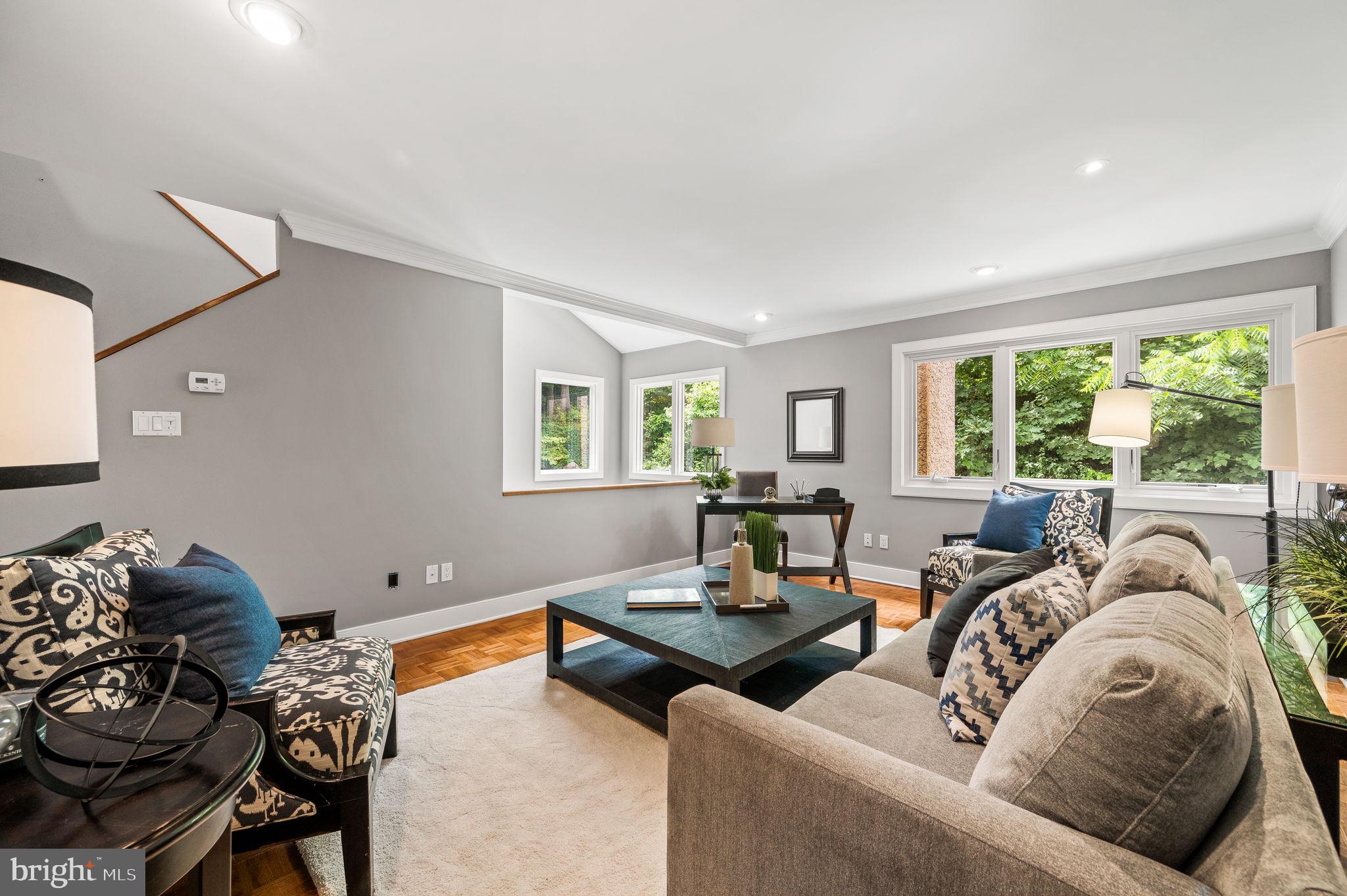 GREYTHORNE WOODS - Residential