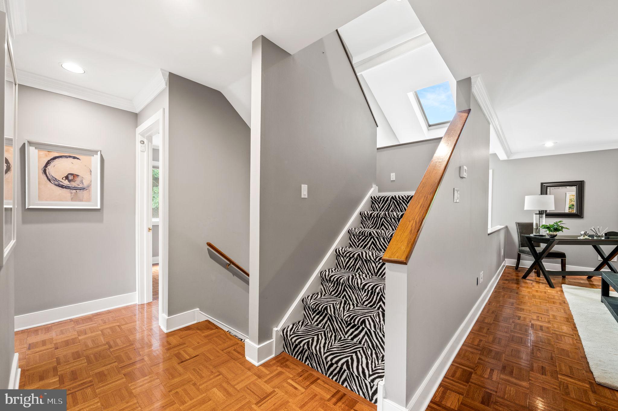 GREYTHORNE WOODS - Residential