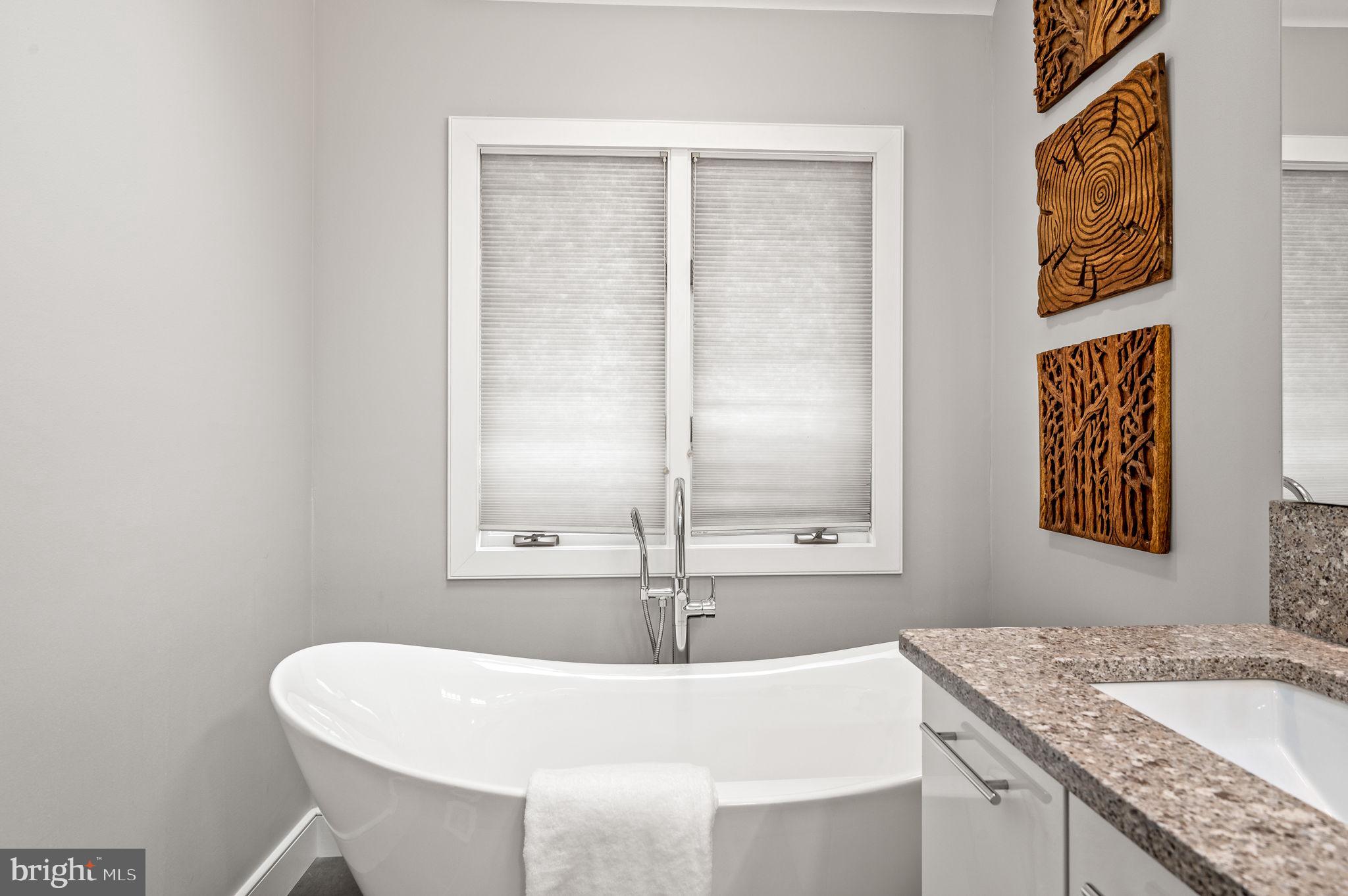 GREYTHORNE WOODS - Residential