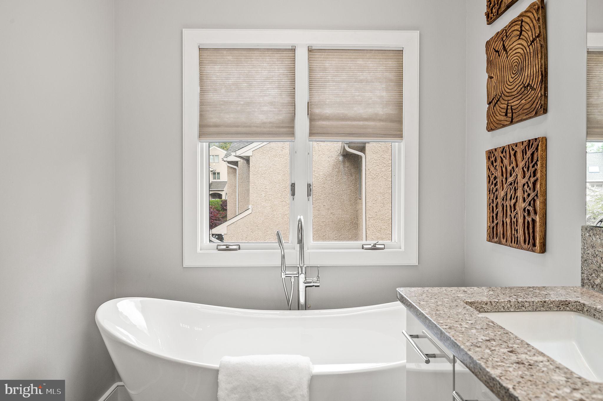 GREYTHORNE WOODS - Residential