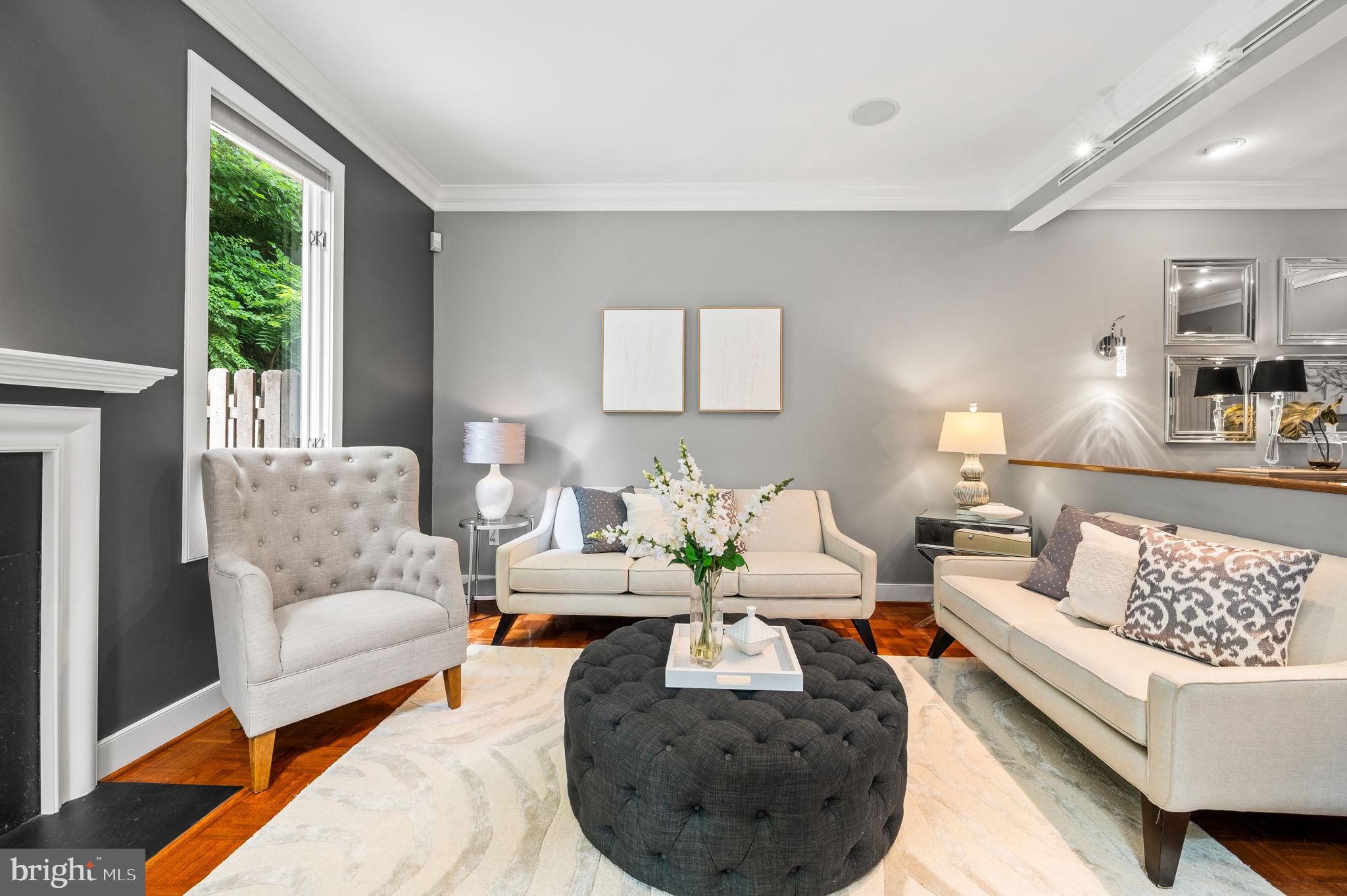 GREYTHORNE WOODS - Residential