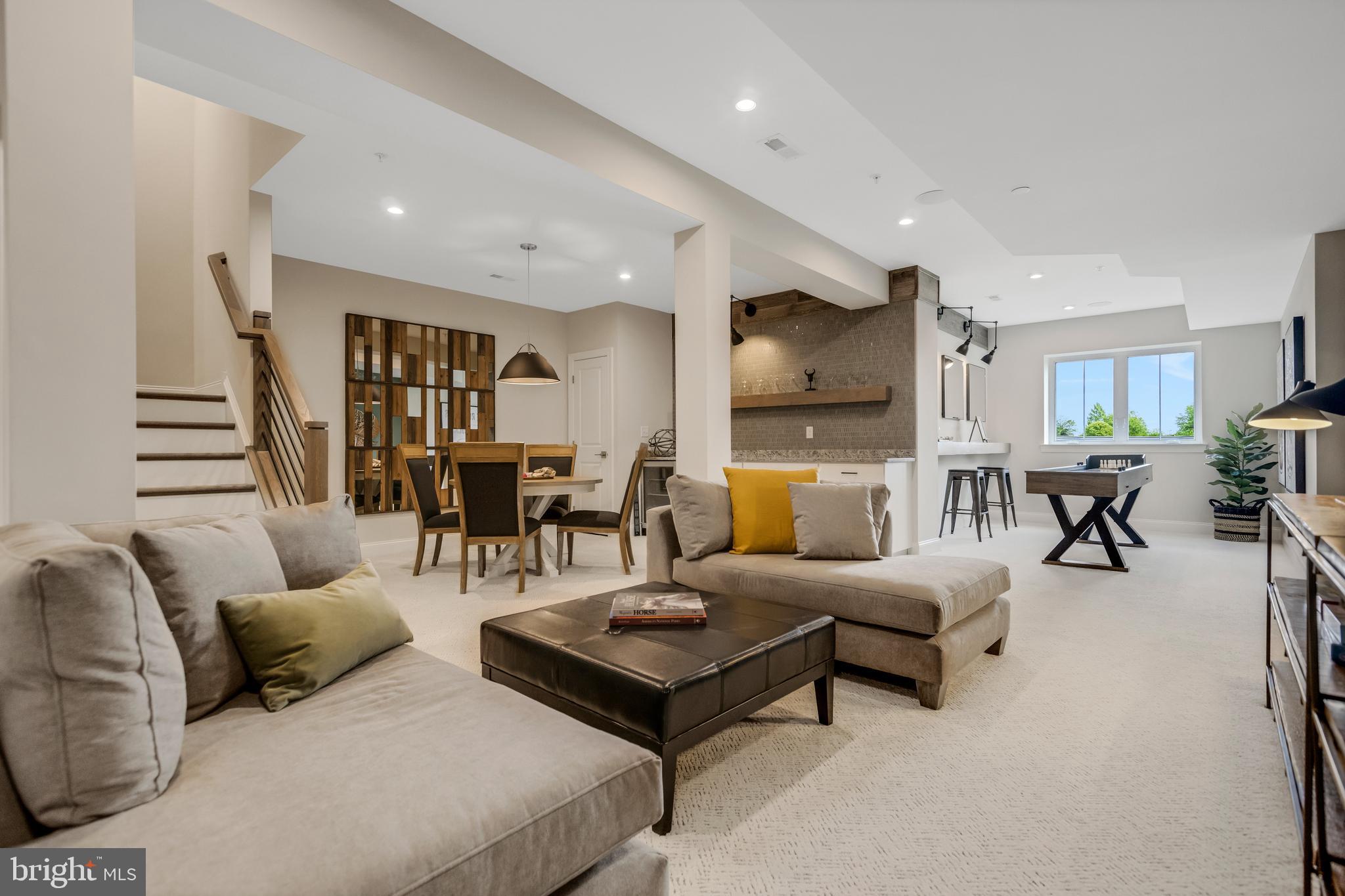 MASON SQUARE - Residential