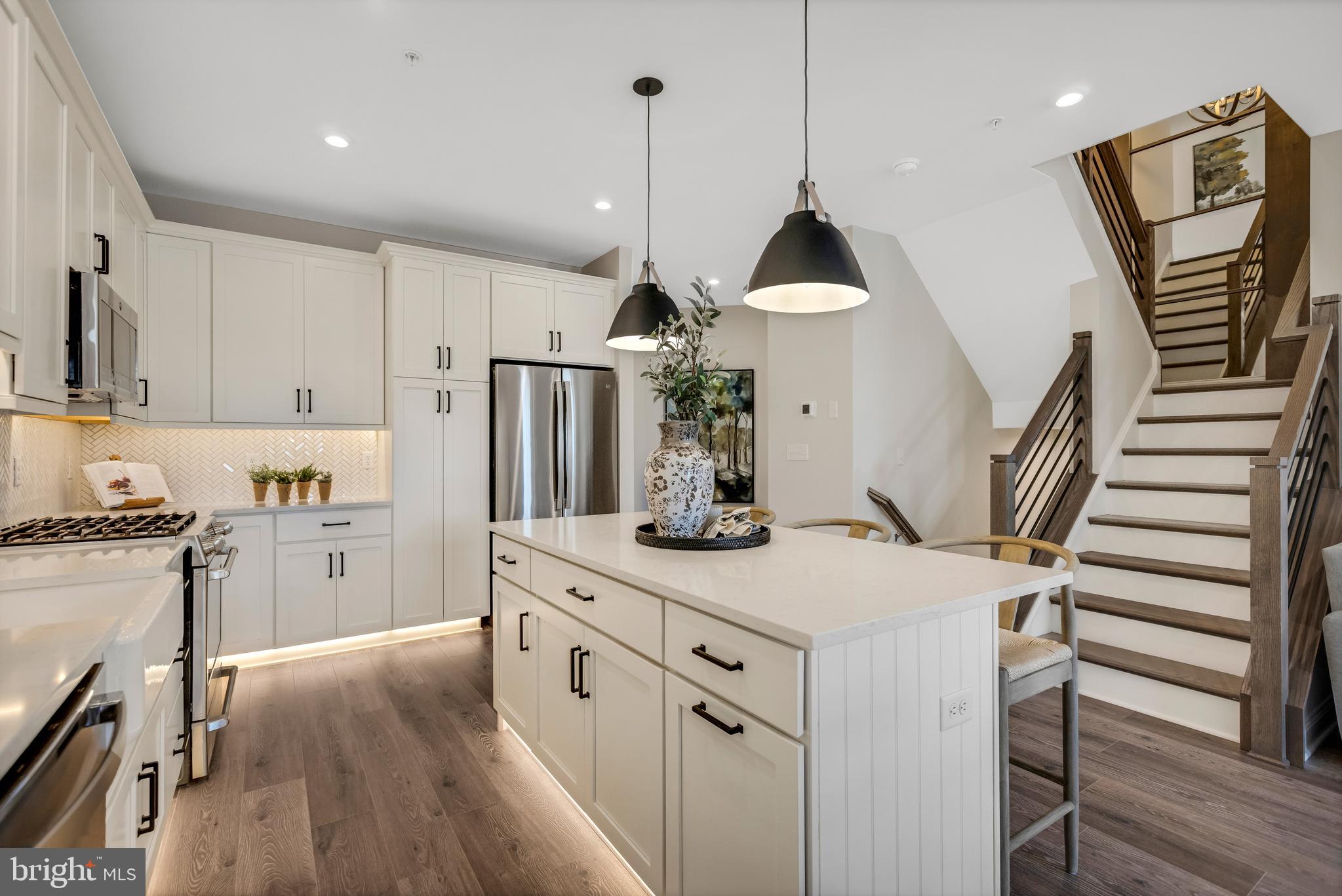 MASON SQUARE - Residential