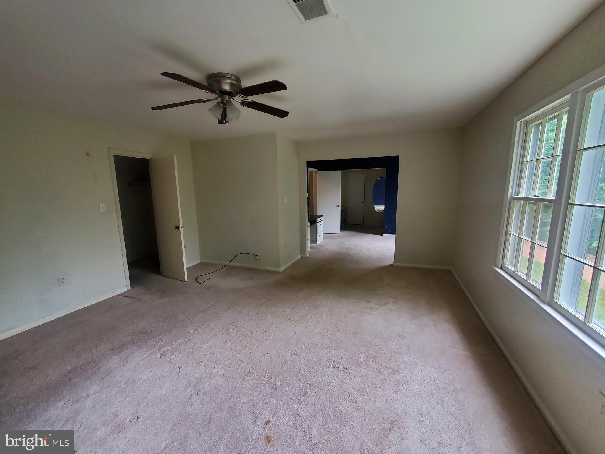 VIENNA OAKS - Residential