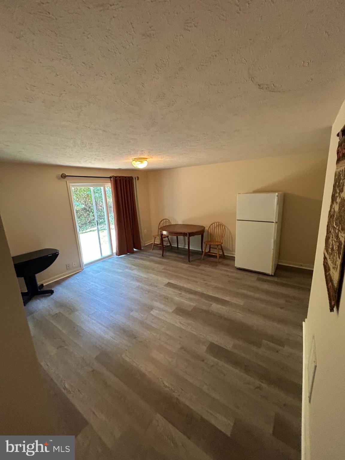 TALL OAKS - Residential Lease