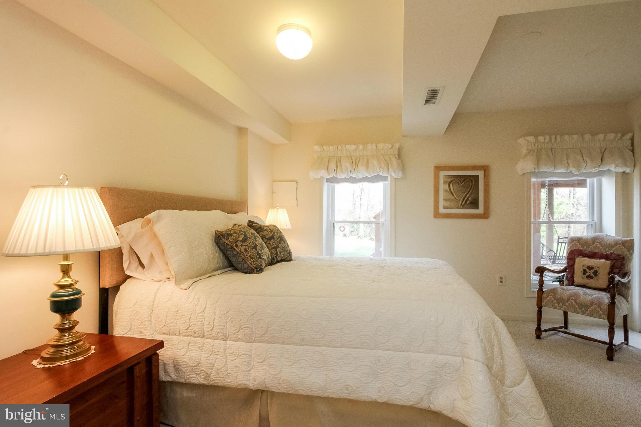 CHANTILLY HIGHLANDS - Residential