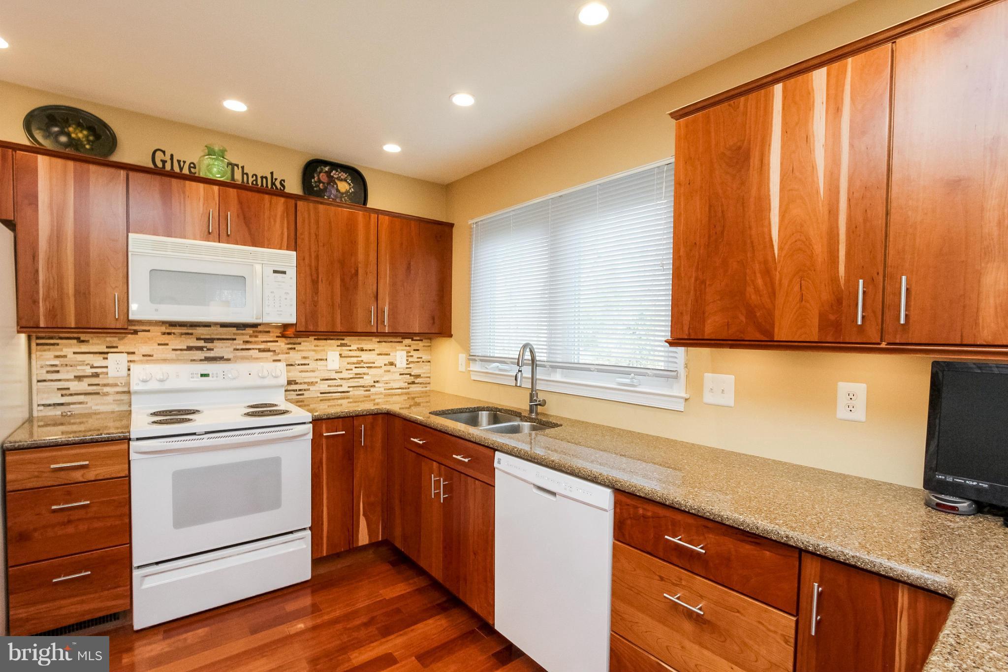 CHANTILLY HIGHLANDS - Residential