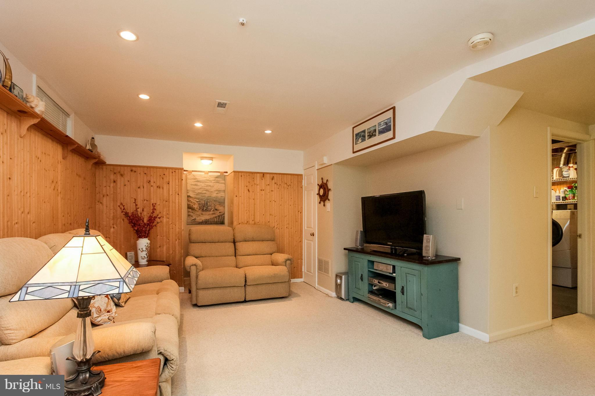 CHANTILLY HIGHLANDS - Residential