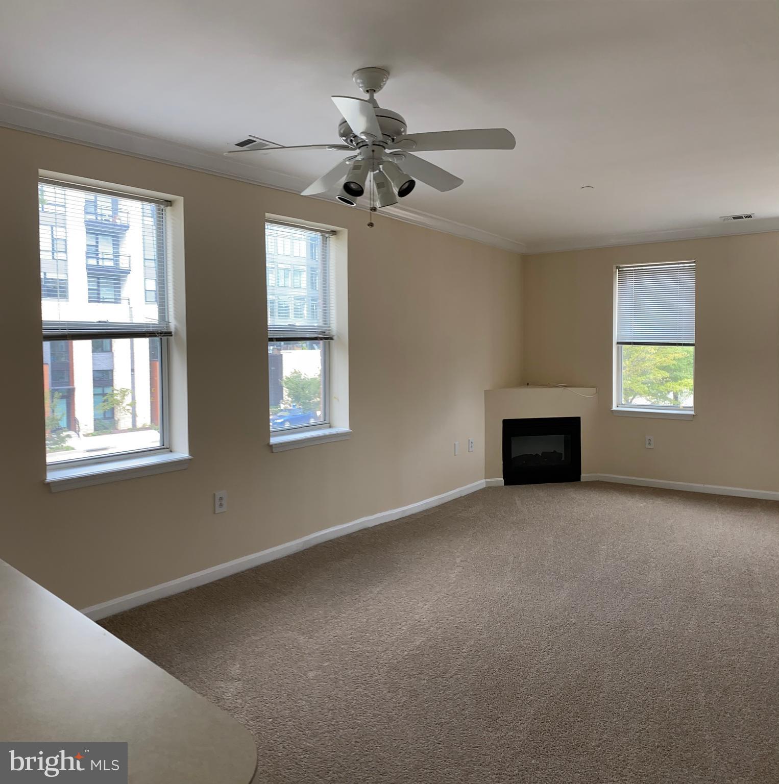 PIERSIDE AT HARBORVIEW - Residential