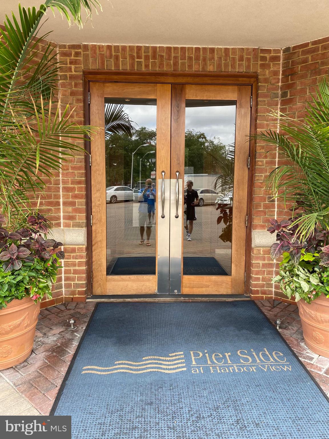 PIERSIDE AT HARBORVIEW - Residential