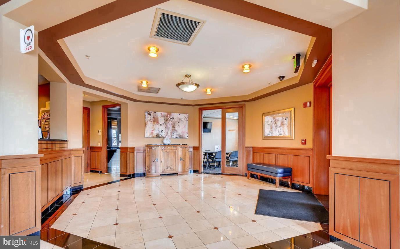 PIERSIDE AT HARBORVIEW - Residential