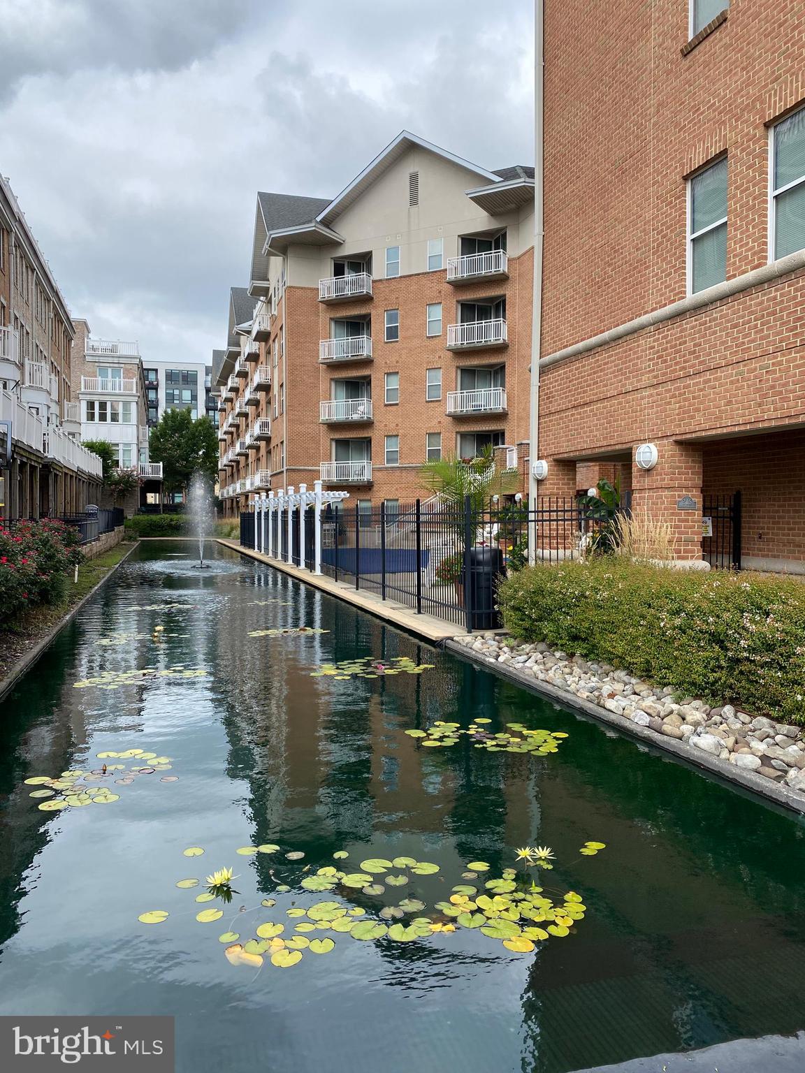 PIERSIDE AT HARBORVIEW - Residential