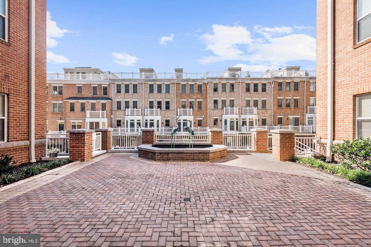 PIERSIDE AT HARBORVIEW - Residential